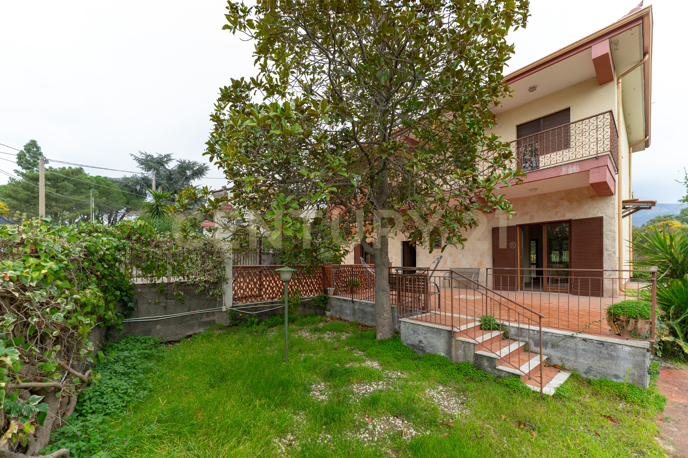 Villa con giardino in via a. de pretis 4, Trecastagni