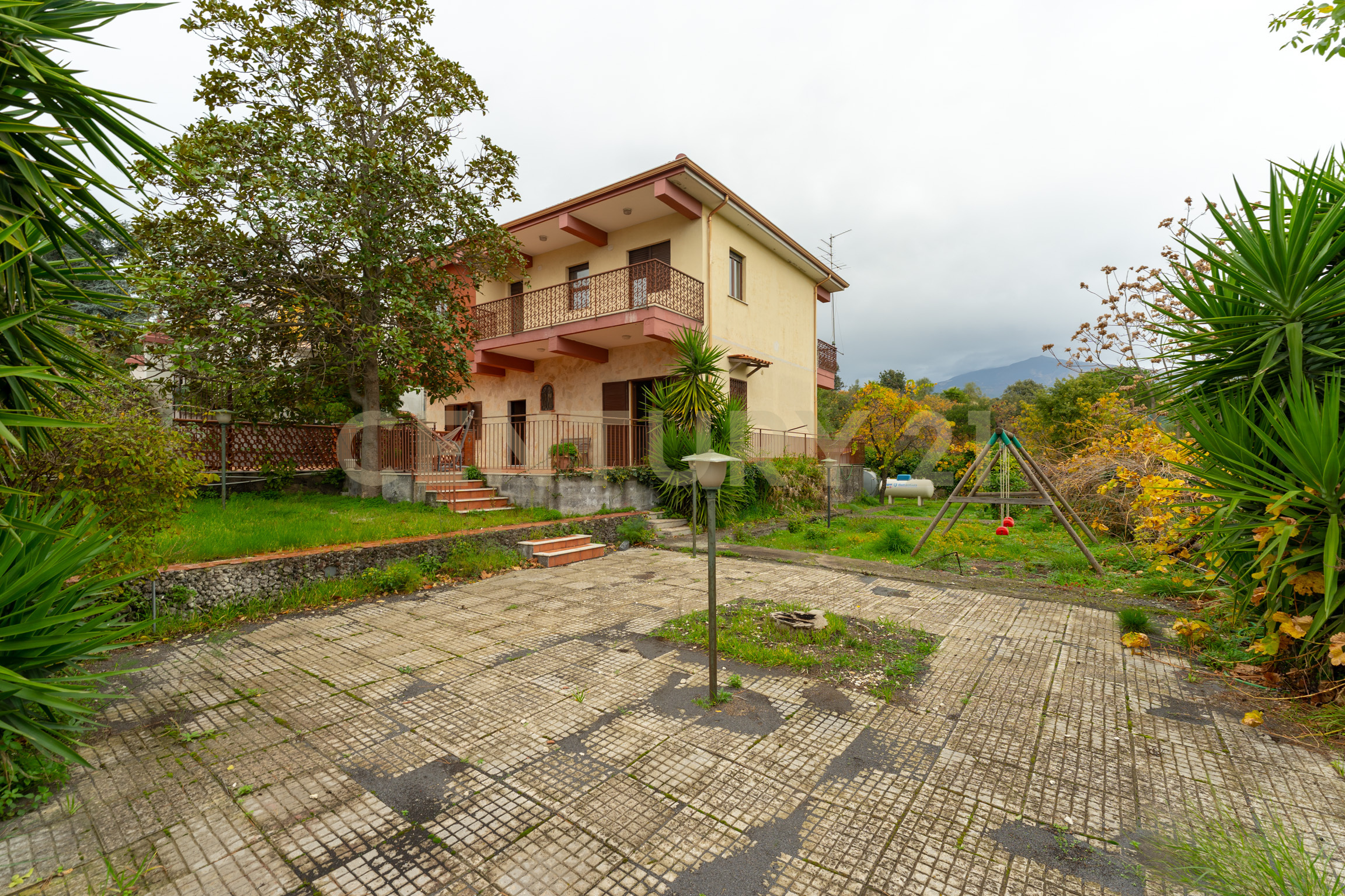 Villa con giardino in via a. de pretis 4, Trecastagni