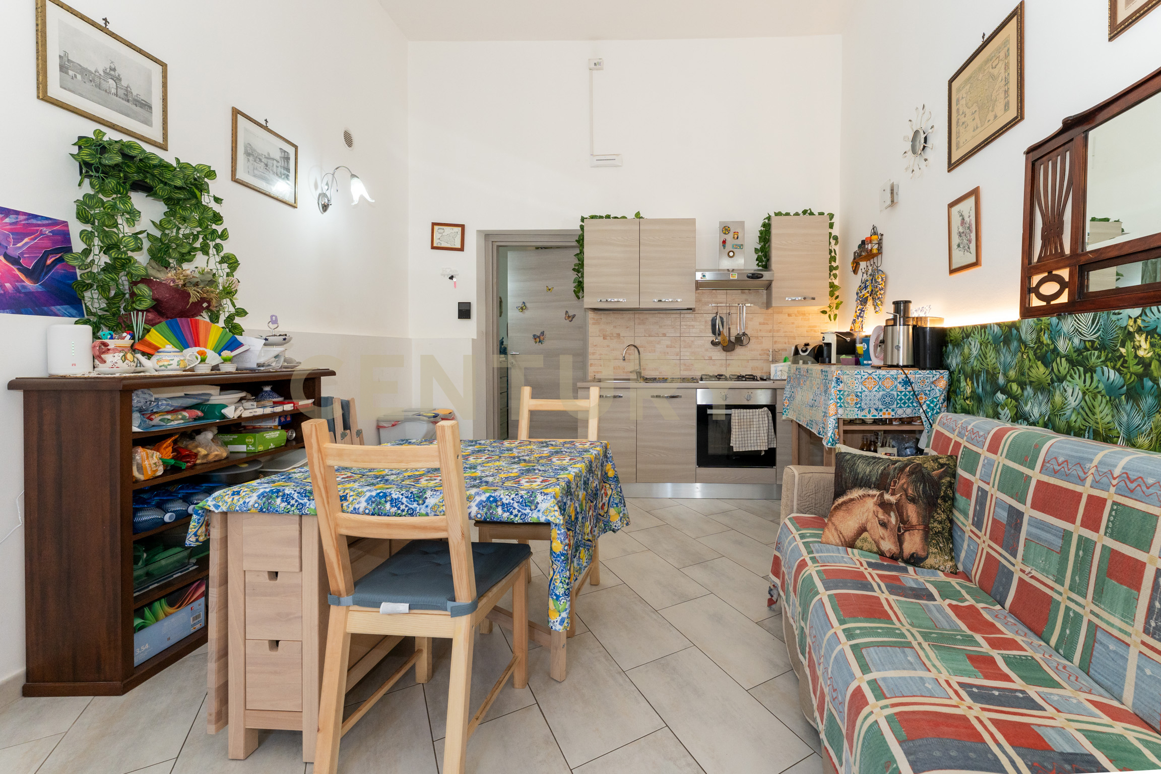 Bilocale con terrazzo in via adelia 98, Catania