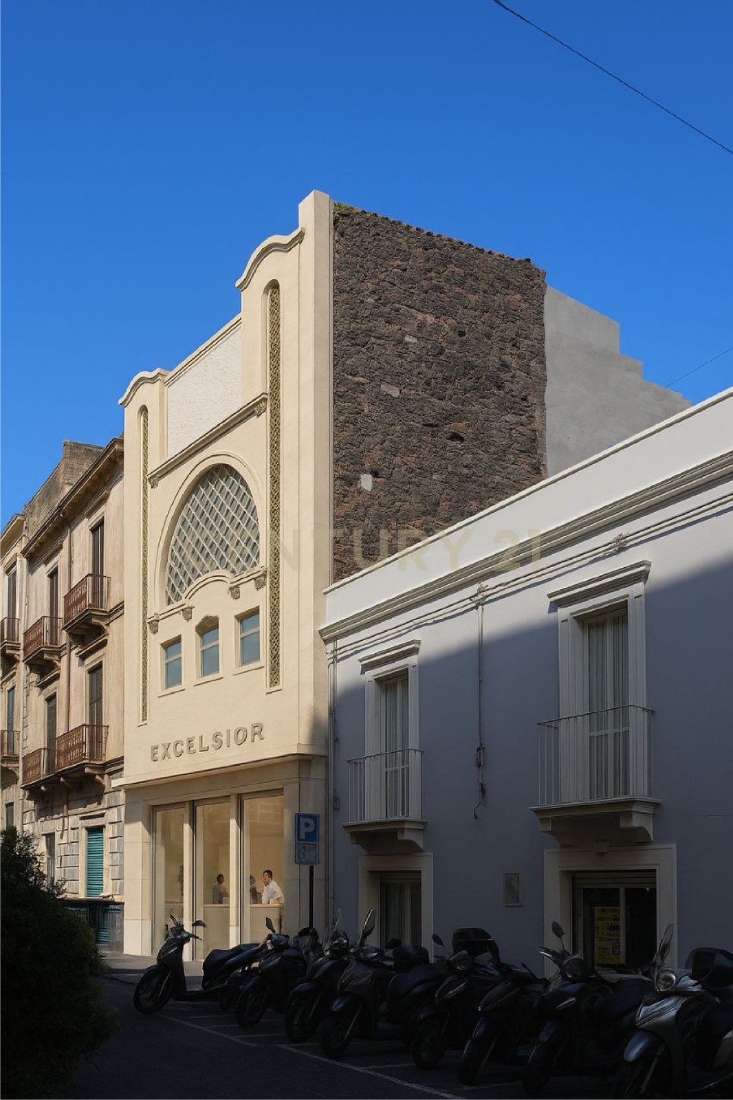 Stabile/Palazzo da ristrutturare in via de felice 19, Catania