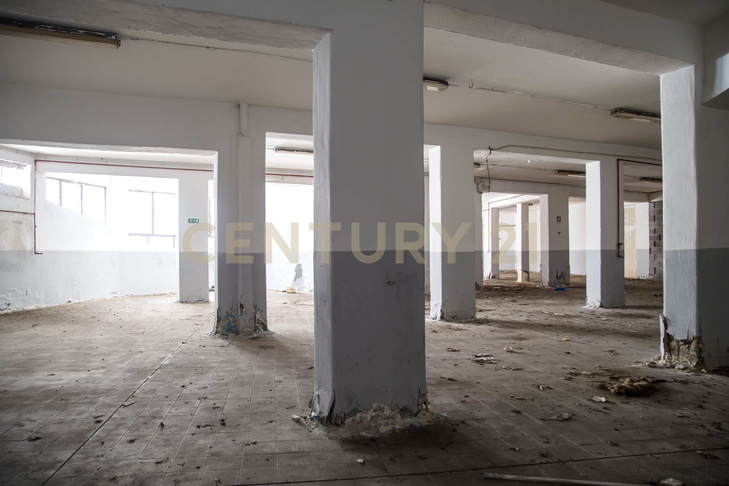 Locale commerciale in vendita in via renato fucini 10, Catania