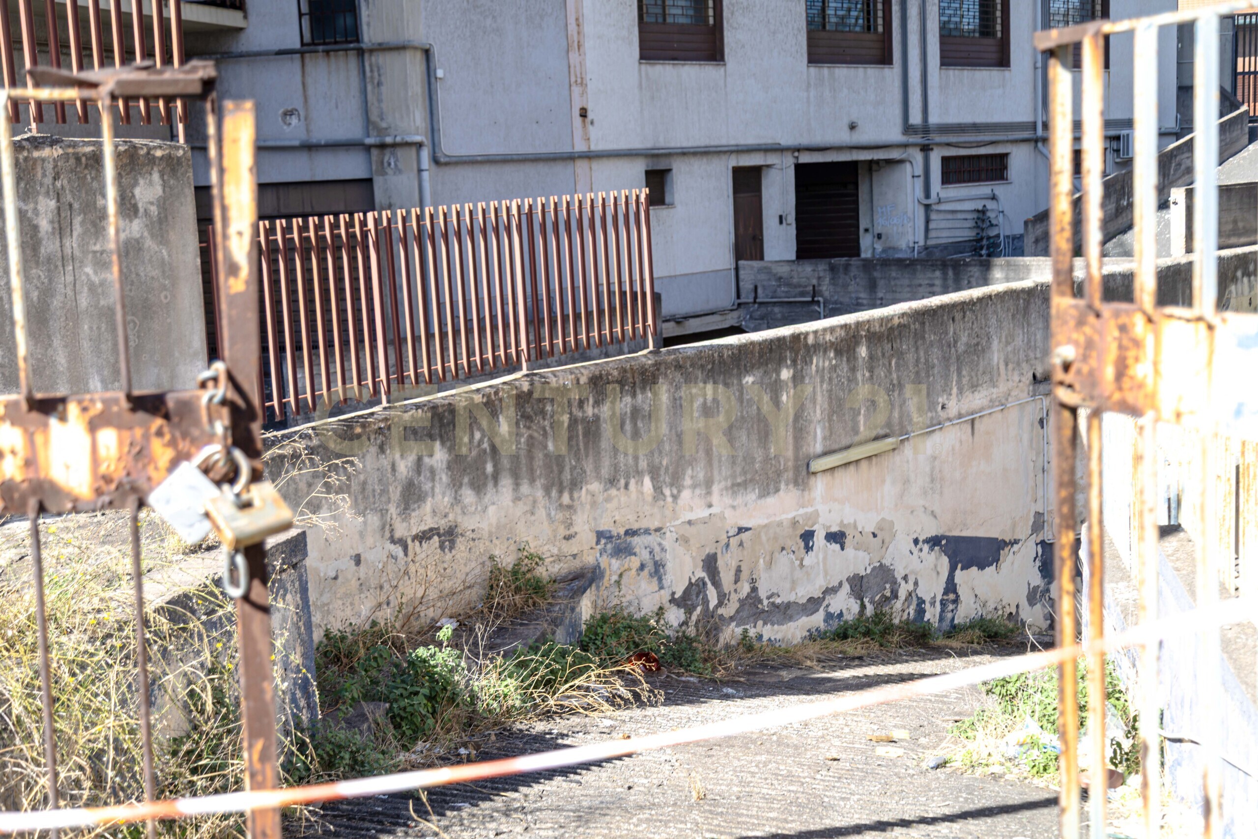 Locale commerciale in vendita in via renato fucini 10, Catania