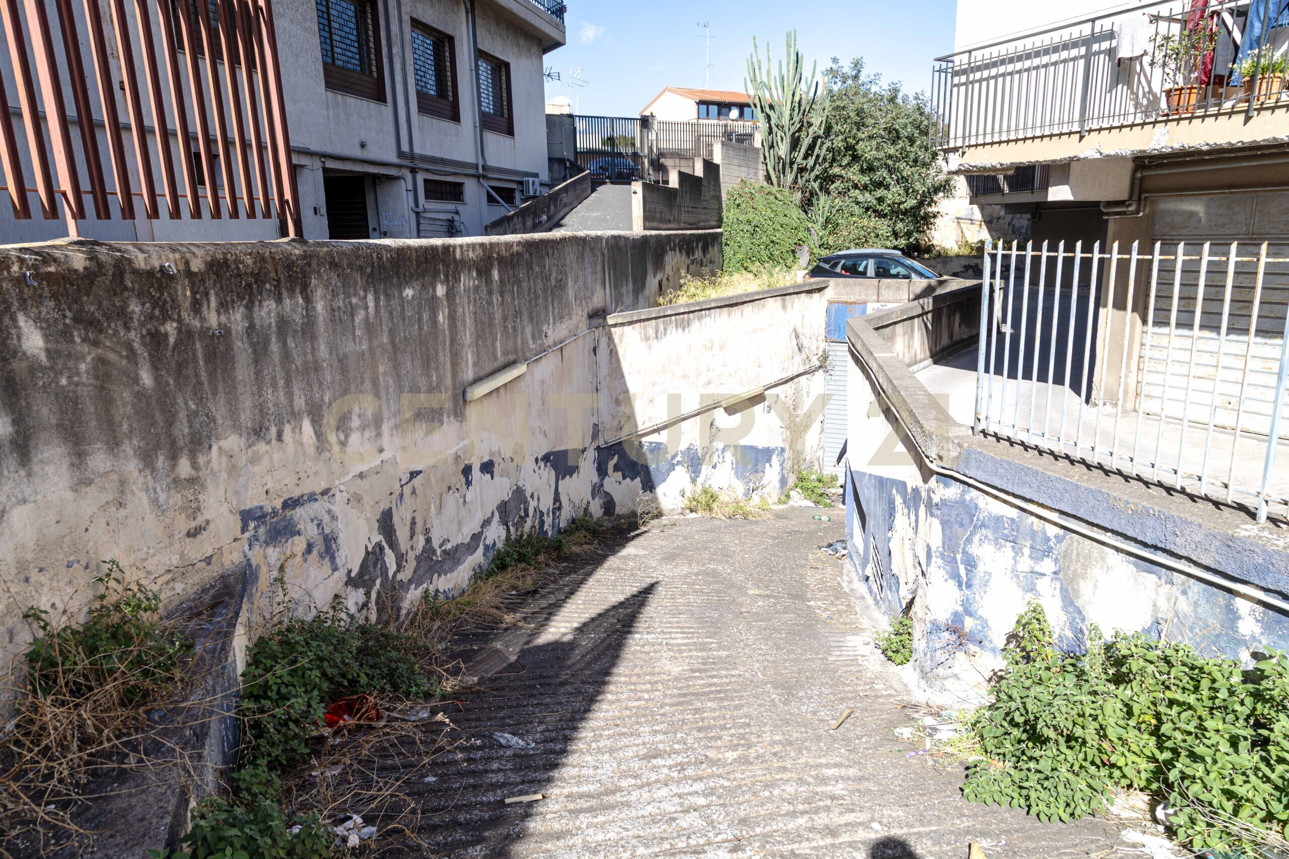 Locale commerciale in vendita in via renato fucini 10, Catania