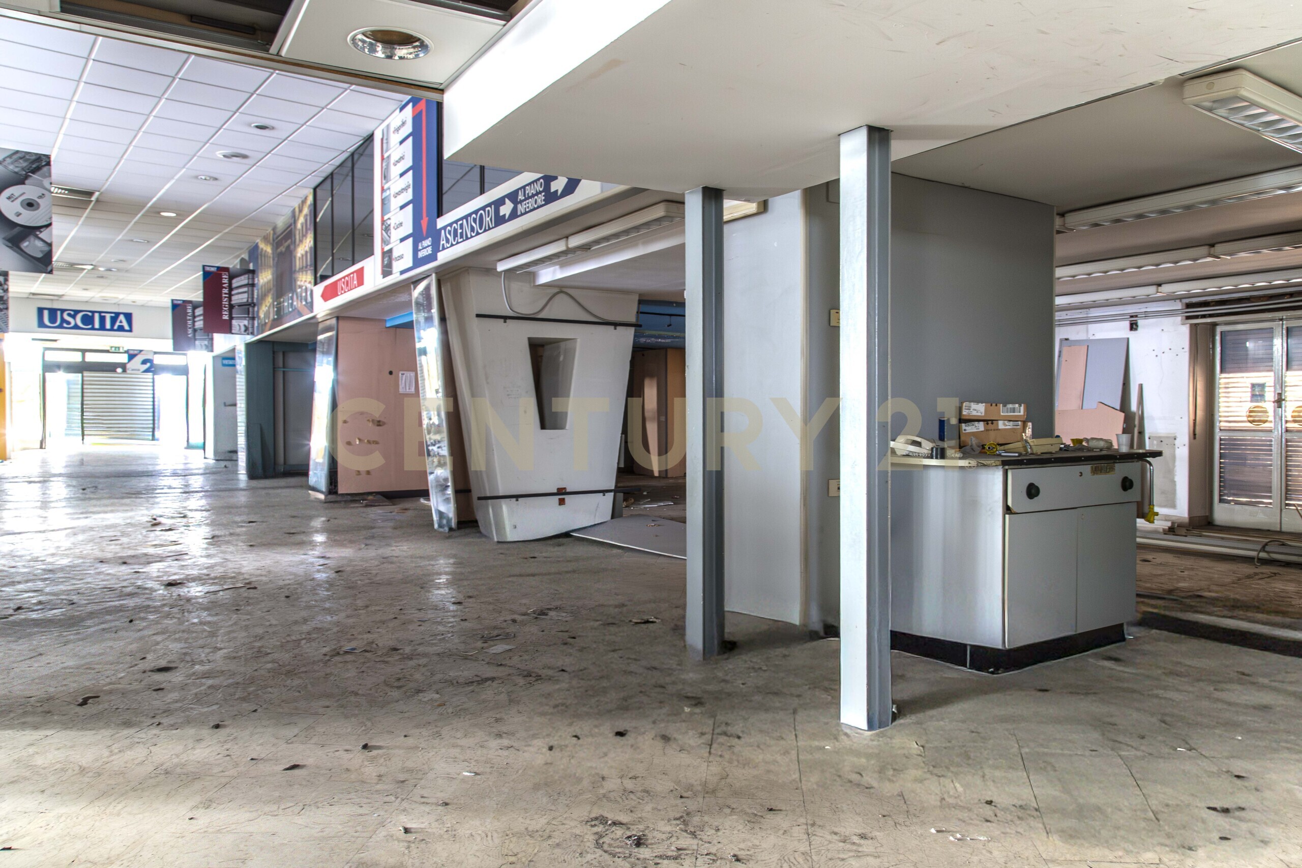 Locale commerciale ristrutturata in via milano 93, Catania