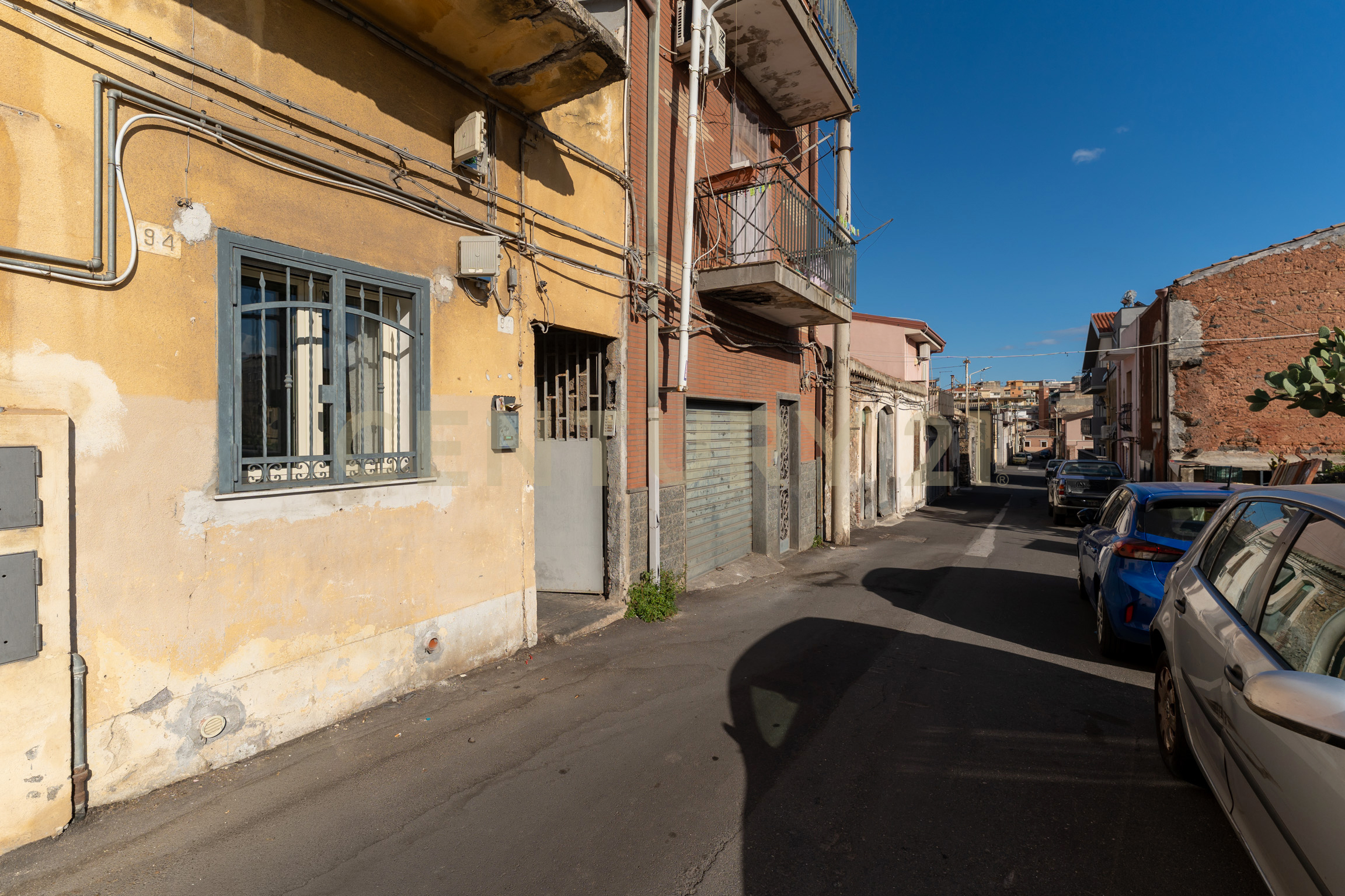 Casa indipendente con terrazzo in via adelia 94, Catania