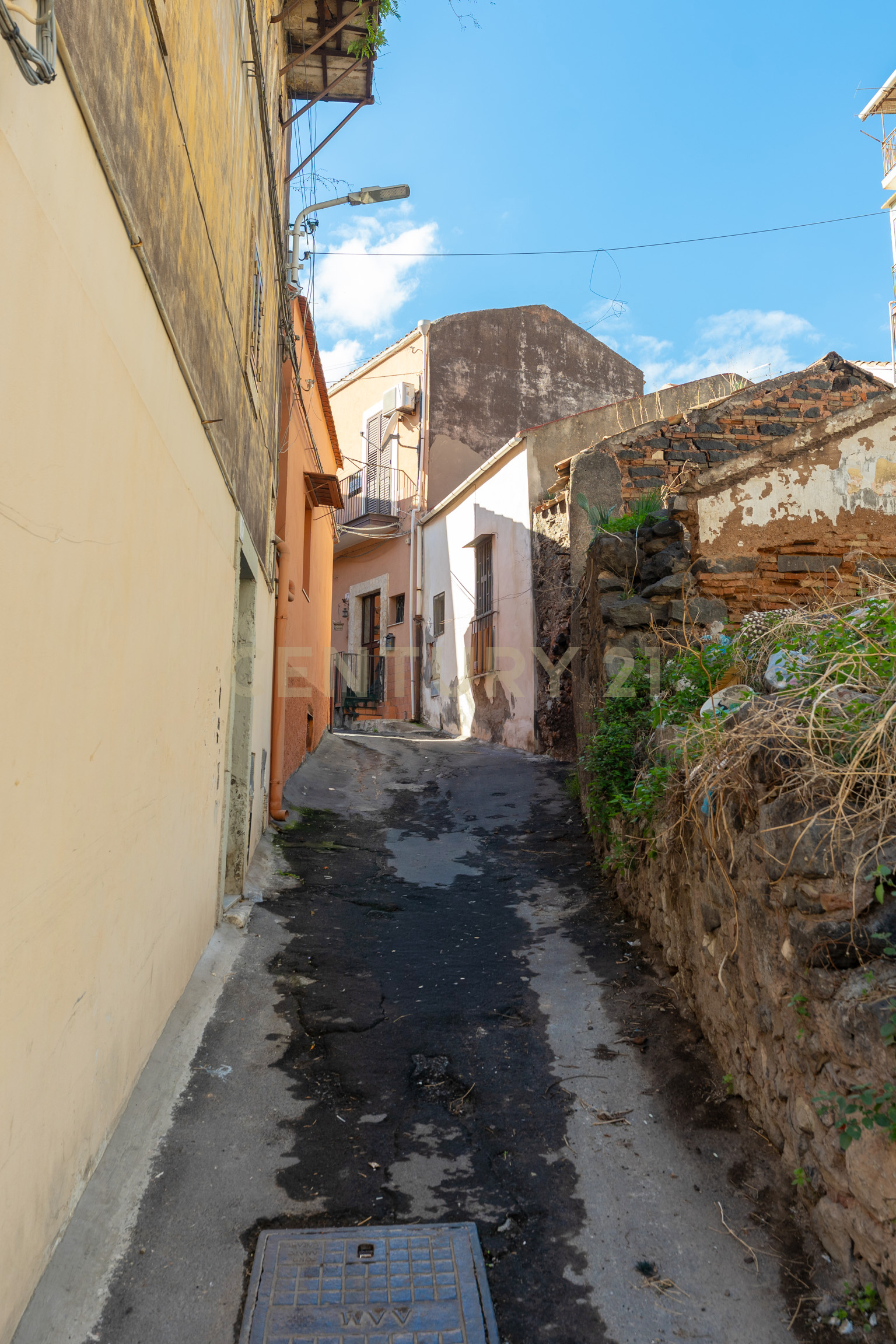 Casa indipendente ristrutturata in via lumacari 2, Catania