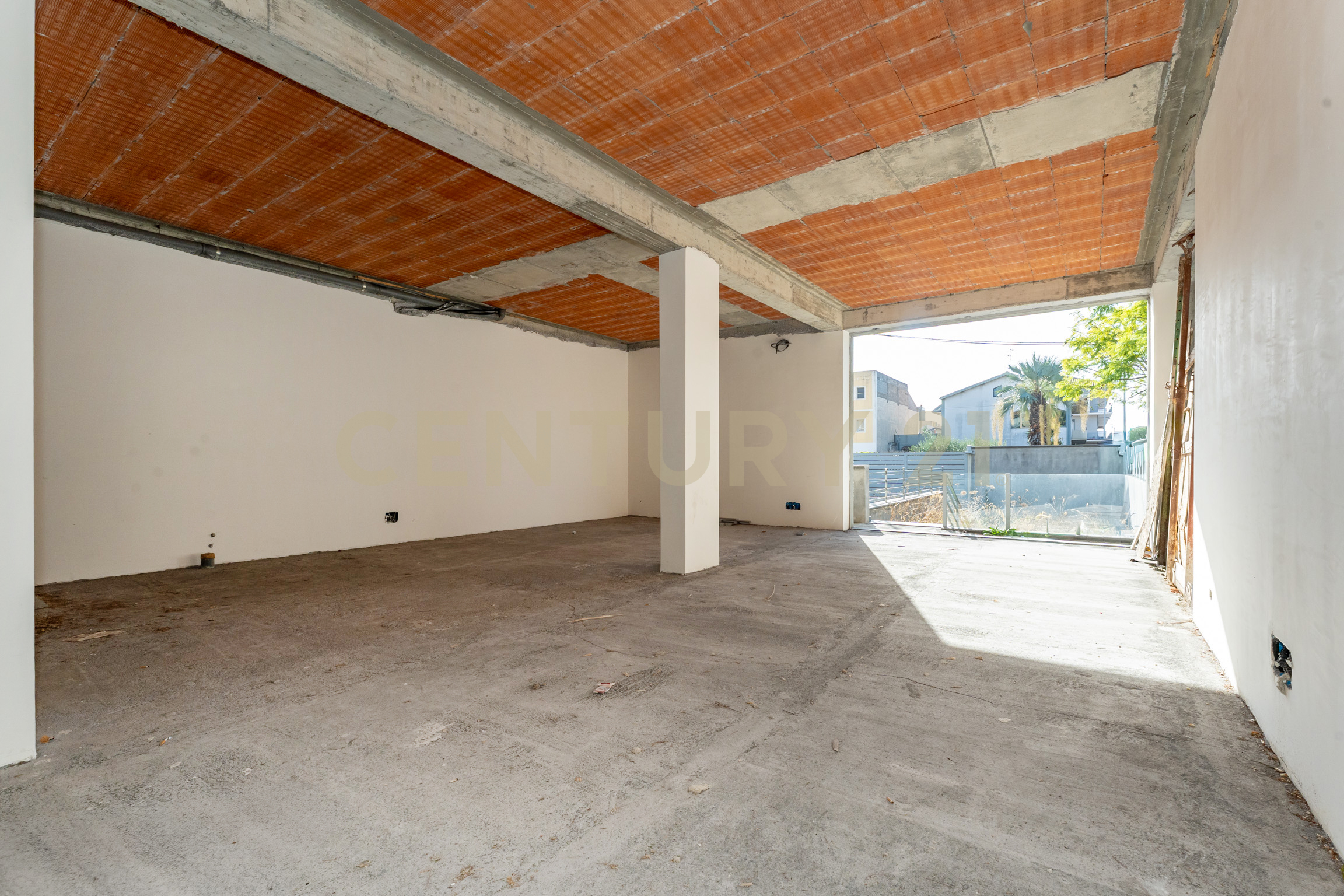 Locale commerciale da ristrutturare in via alfred nobel snc, Misterbianco