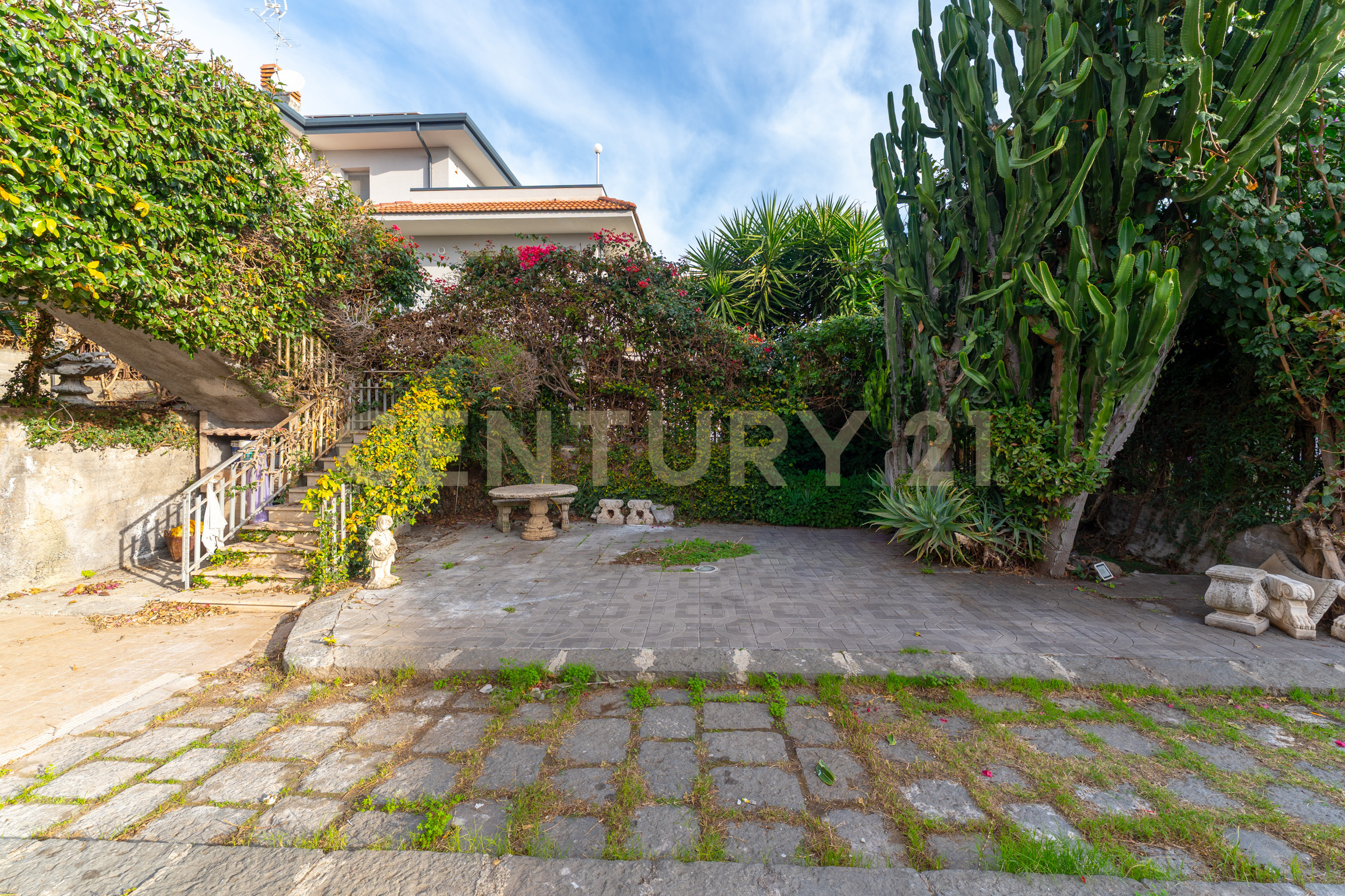 Casa indipendente con giardino in via sebastiano grasso 14, Aci Catena