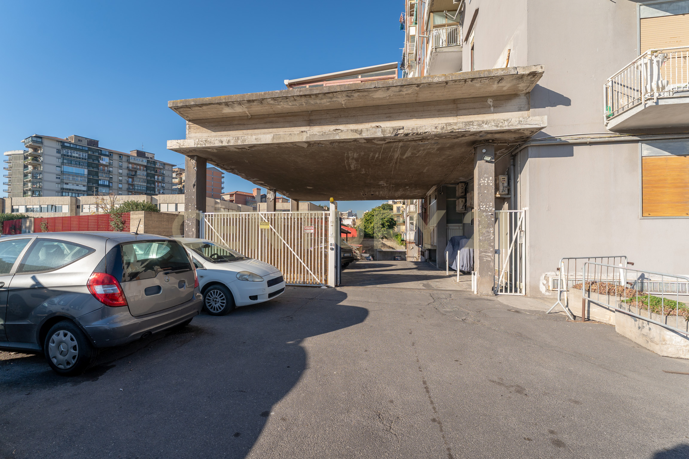 Box/Garage 115mq con box doppio in via del rotolo 42/b, Catania