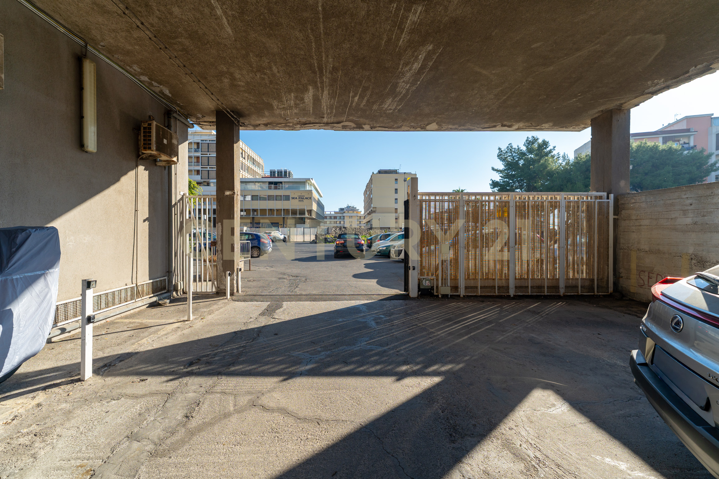 Box/Garage 115mq con box doppio in via del rotolo 42/b, Catania