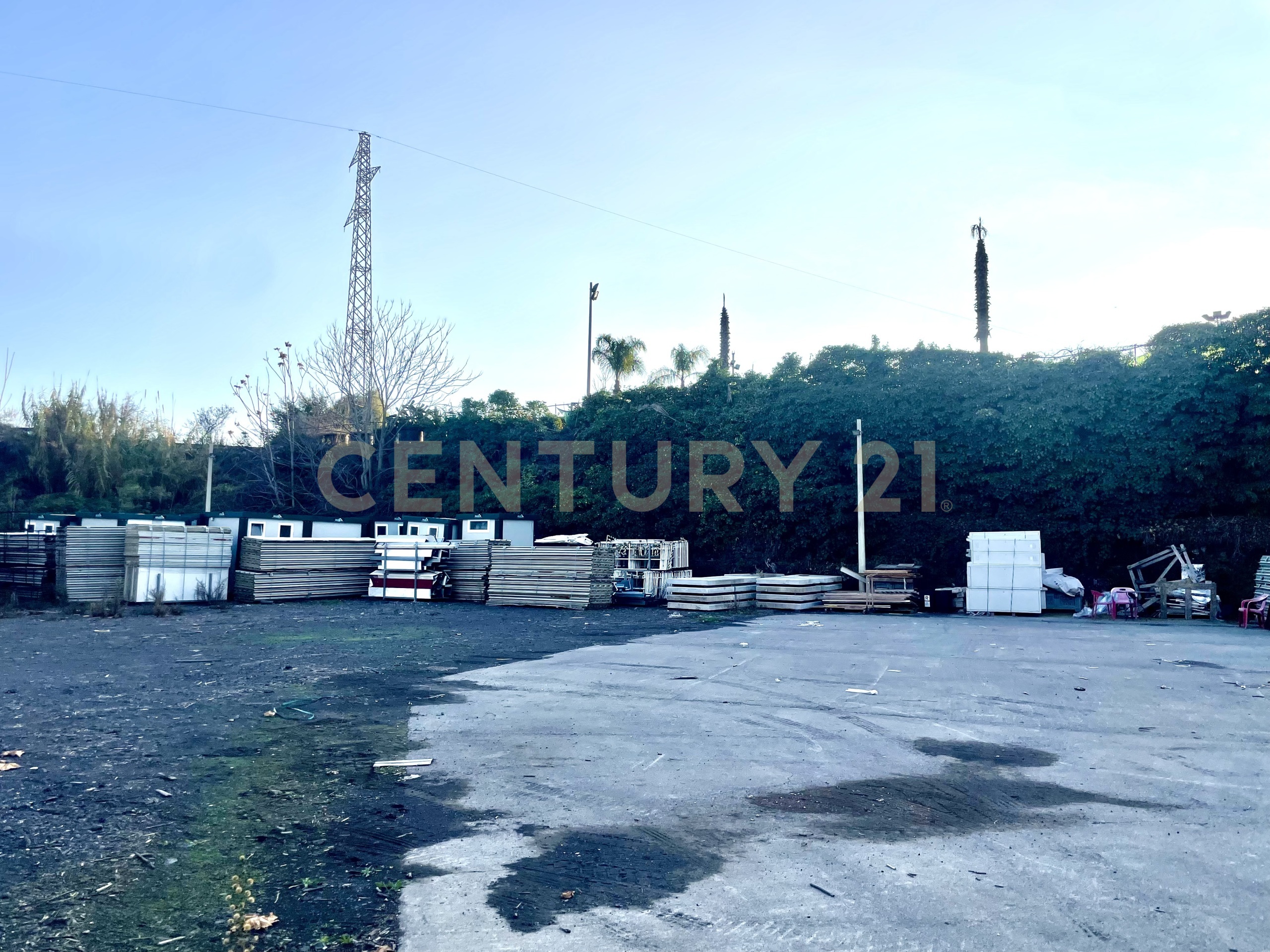 Capannone in vendita in via salvo d'acquisto, San Giovanni la Punta