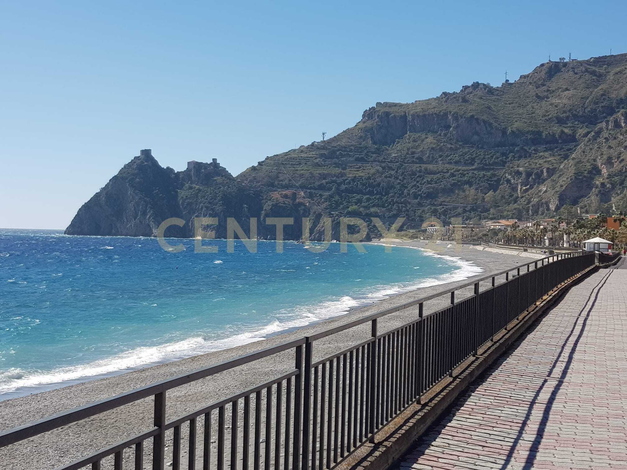 Attico con giardino in via consolare valeria snc, Sant'Alessio Siculo