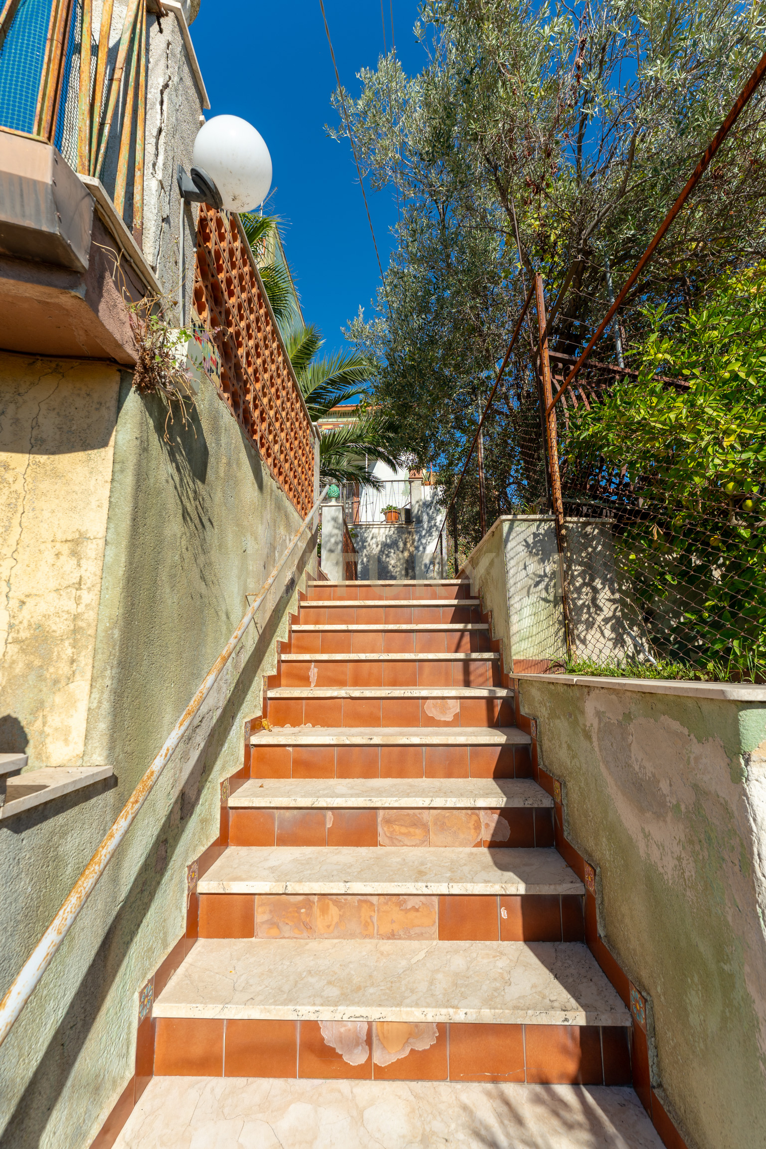 Casa indipendente con giardino in via trieste 2, Catania