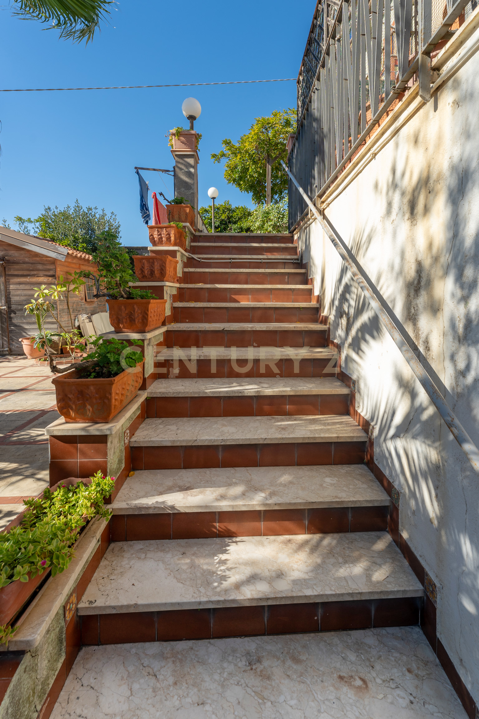 Casa indipendente con giardino in via trieste 2, Catania