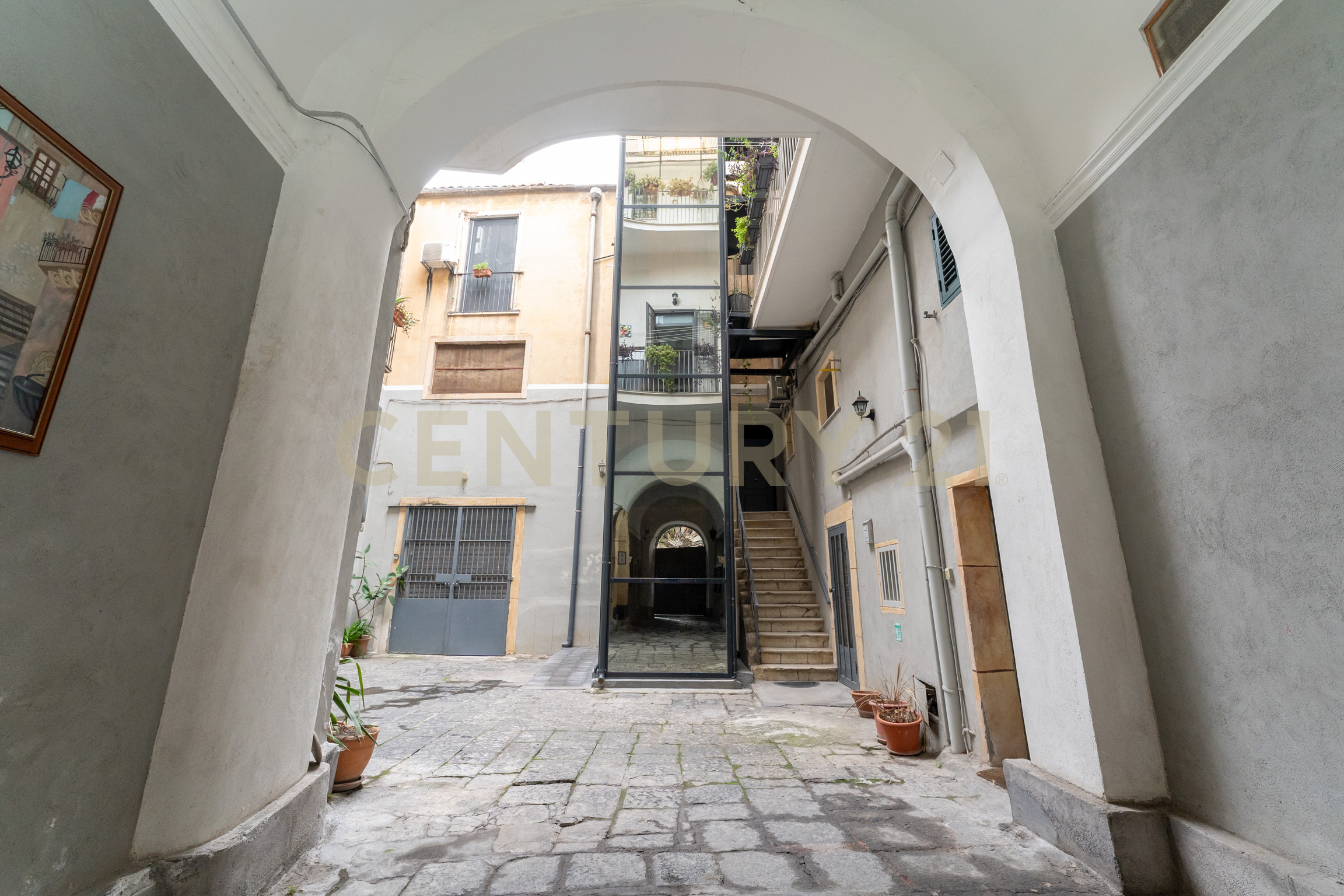 Quadrilocale in vendita in via transito 14, Catania