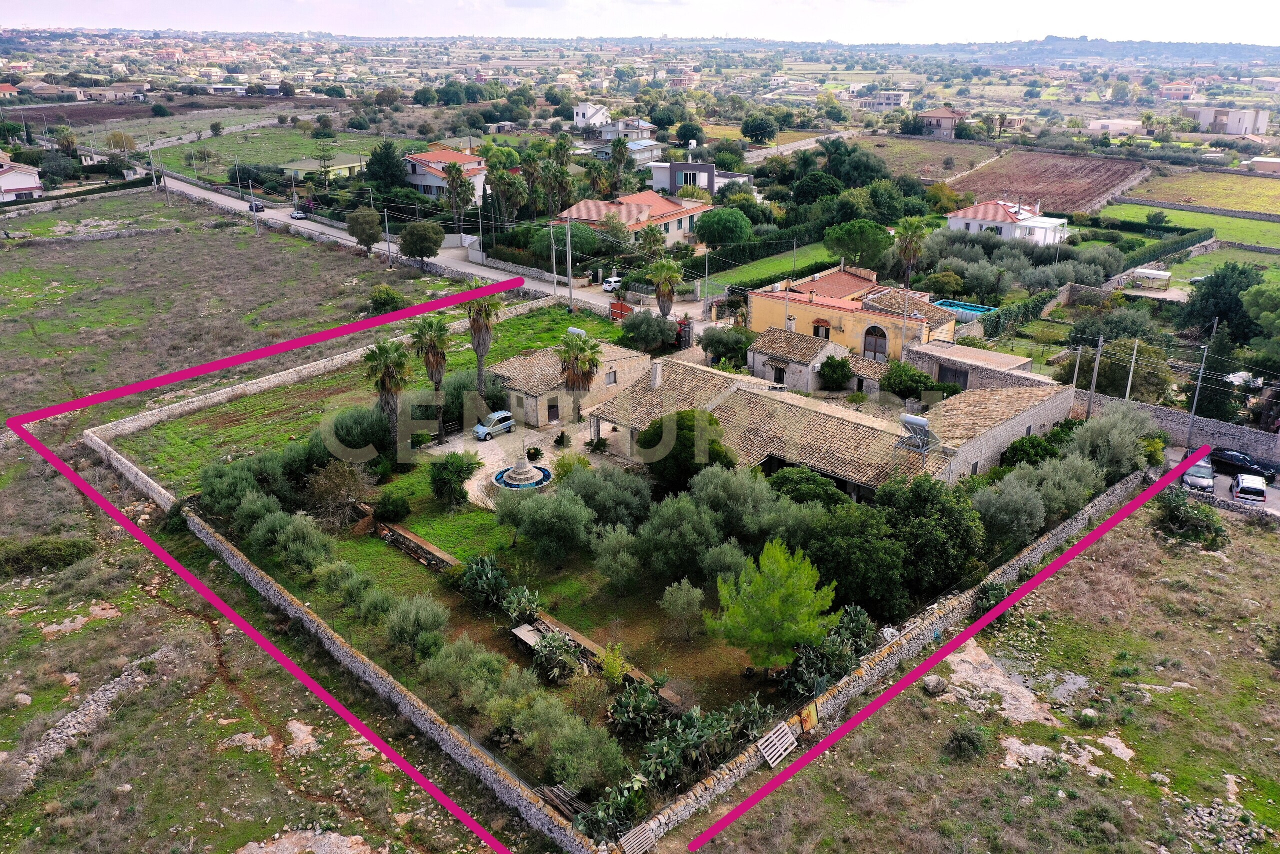 Villa con giardino in ctr. pirato cava maria 37, Modica