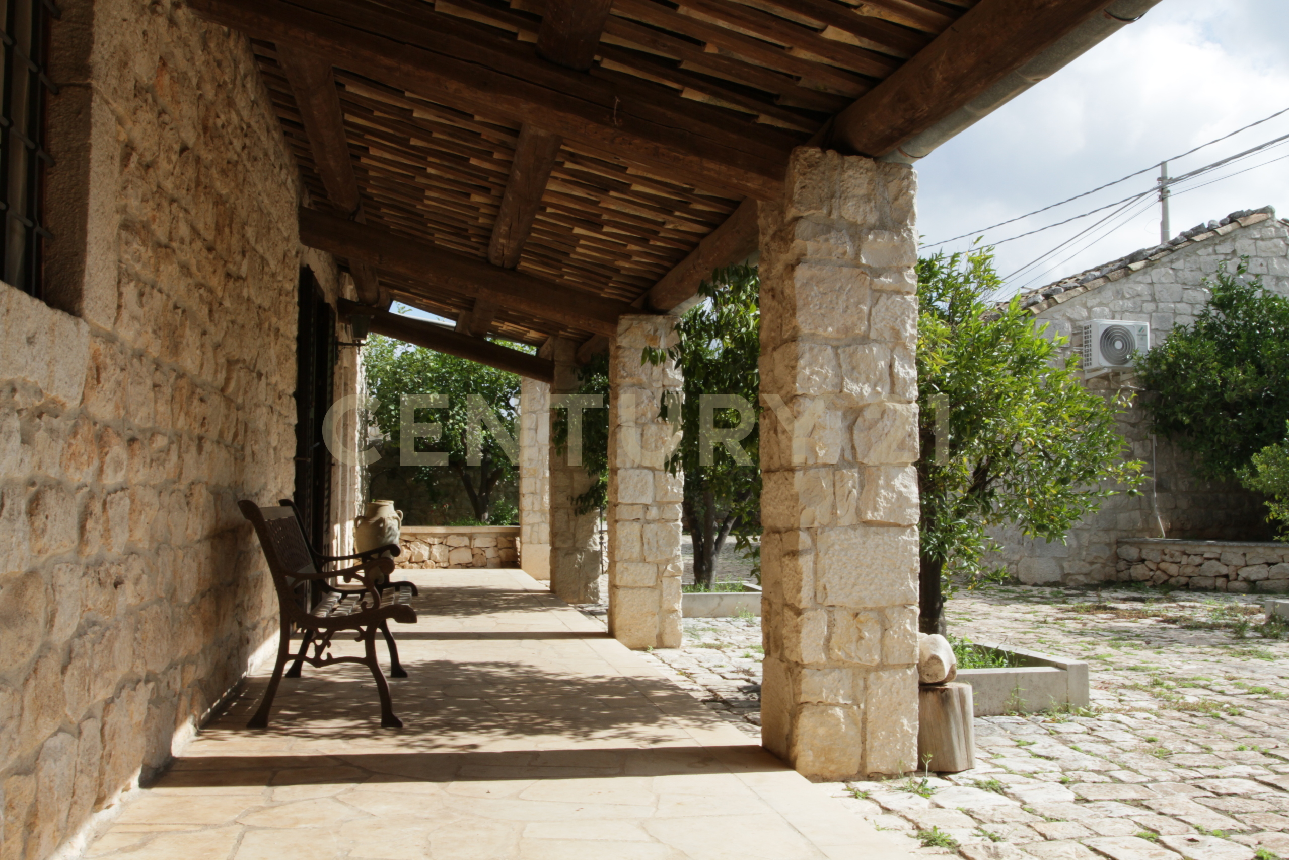 Villa con giardino in ctr. pirato cava maria 37, Modica