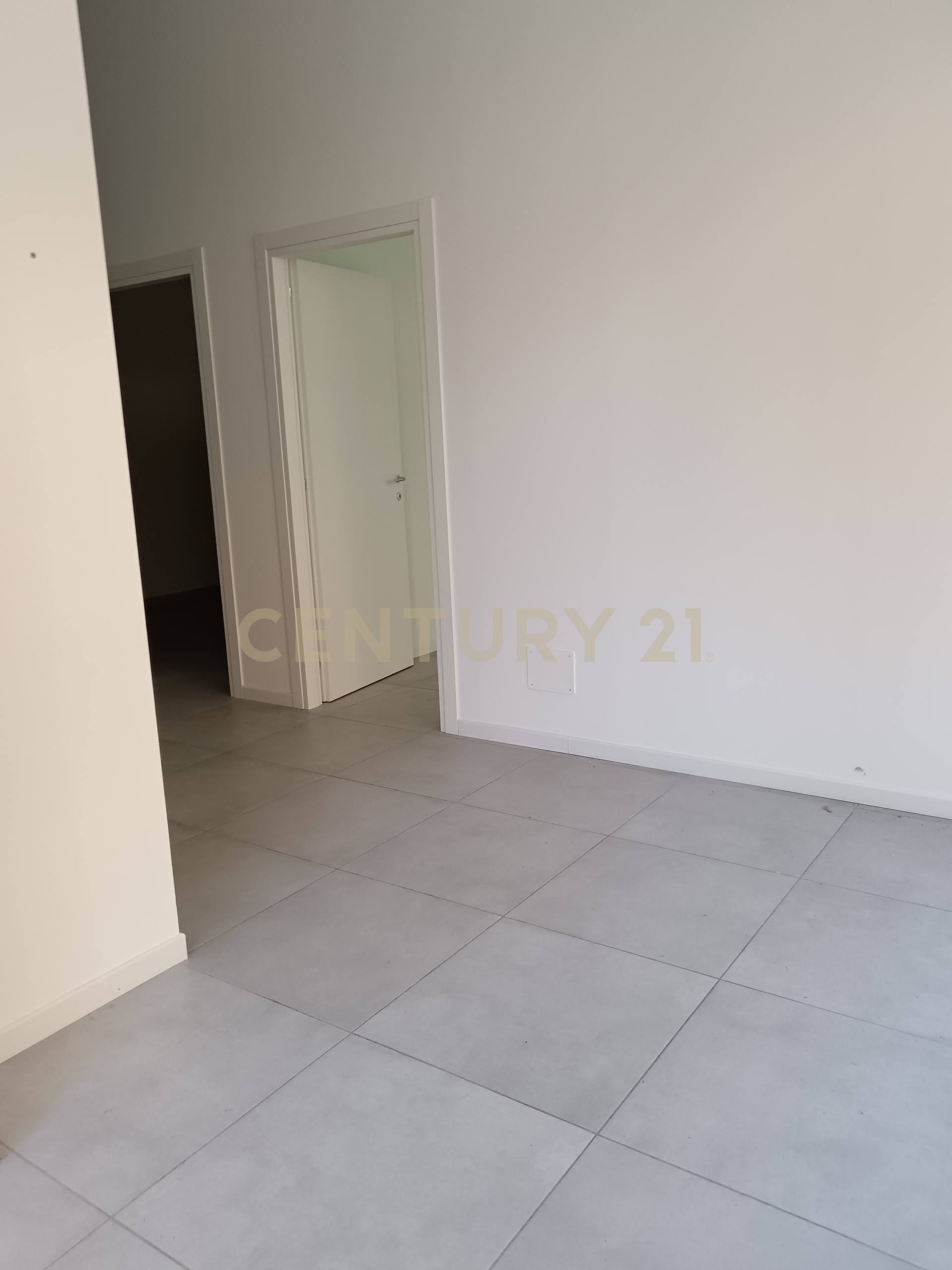 Locale commerciale nuova in via salvatore vigo 132, Acireale