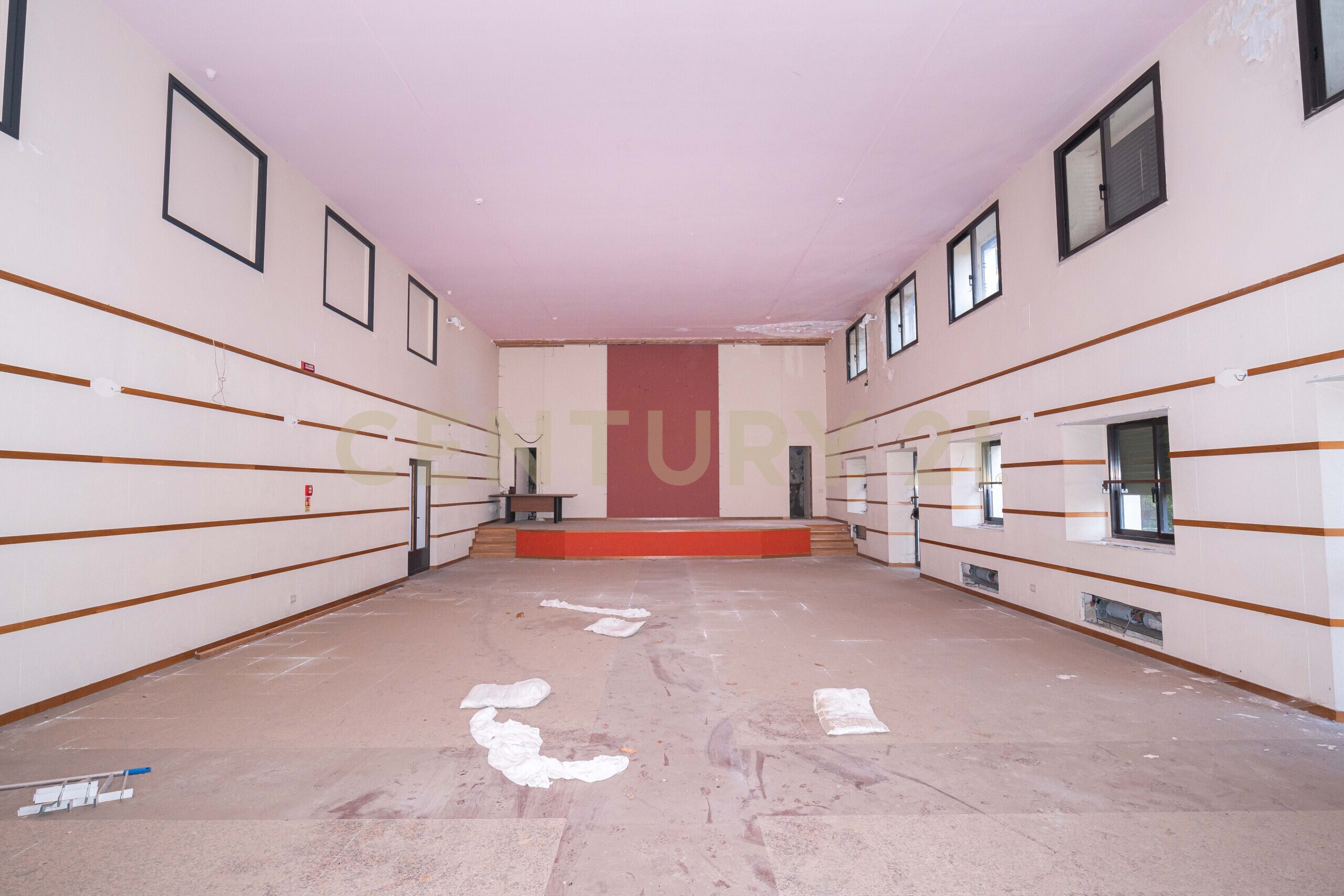 Capannone con giardino in via cassone 75, Zafferana Etnea