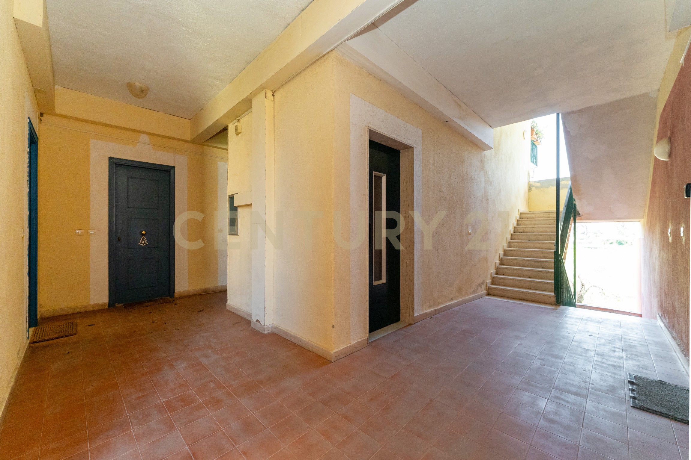 Bilocale con terrazzo in via porticato 177, Giardini-Naxos