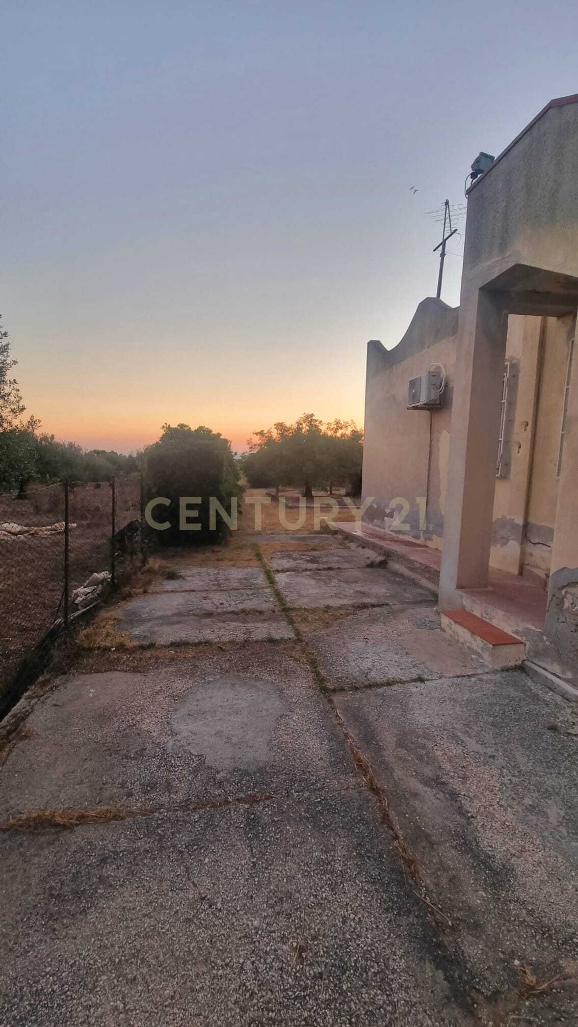 Casa indipendente con giardino a Pachino