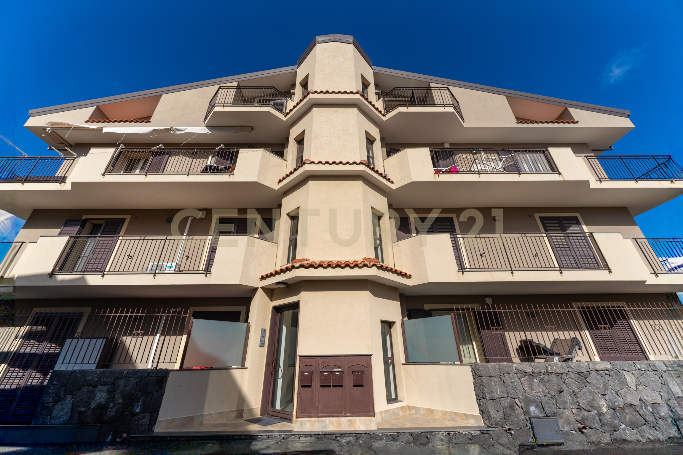 Mansarda con terrazzo in via turati 13, Belpasso