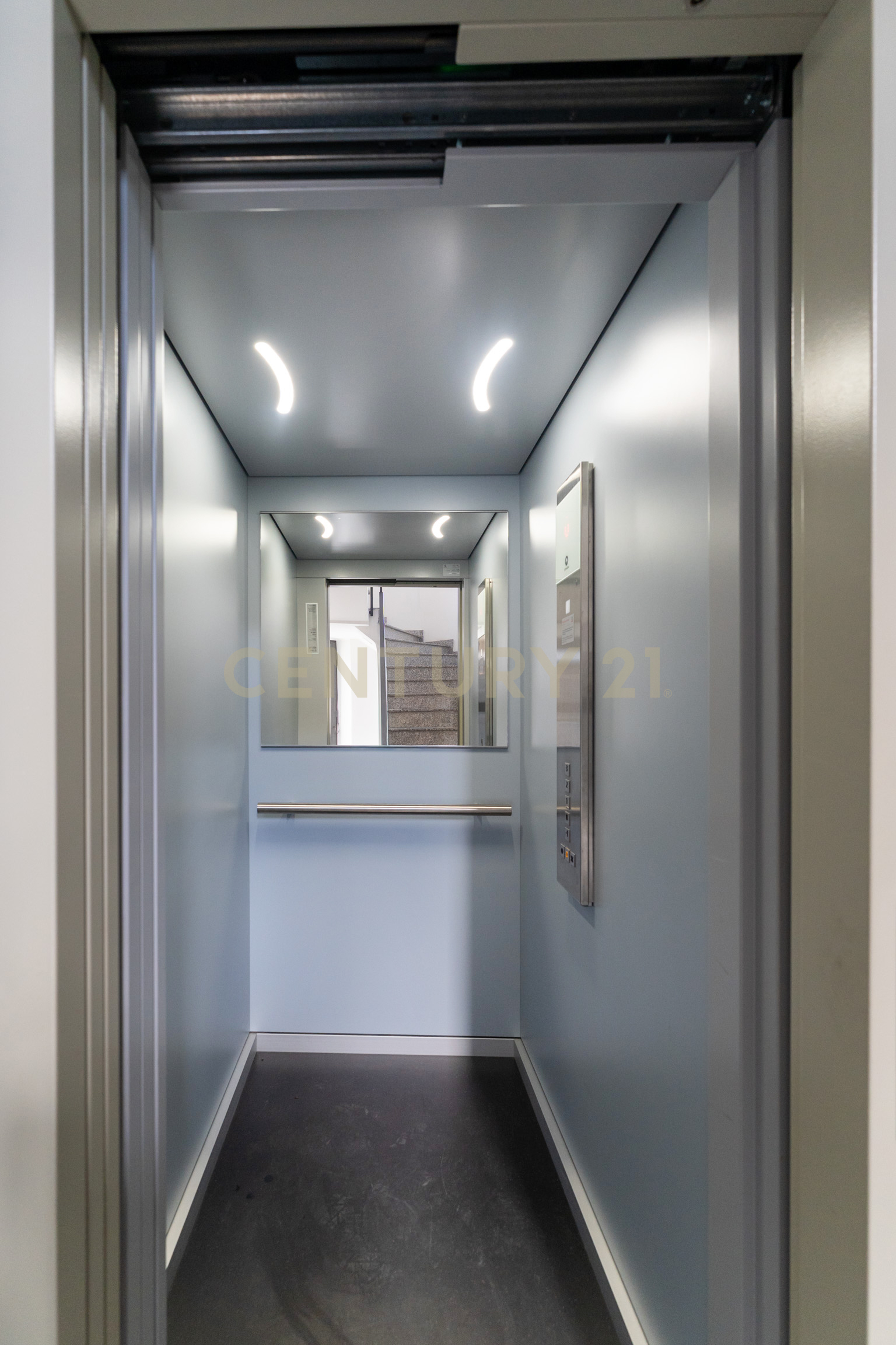 Mansarda con terrazzo in via turati 13, Belpasso