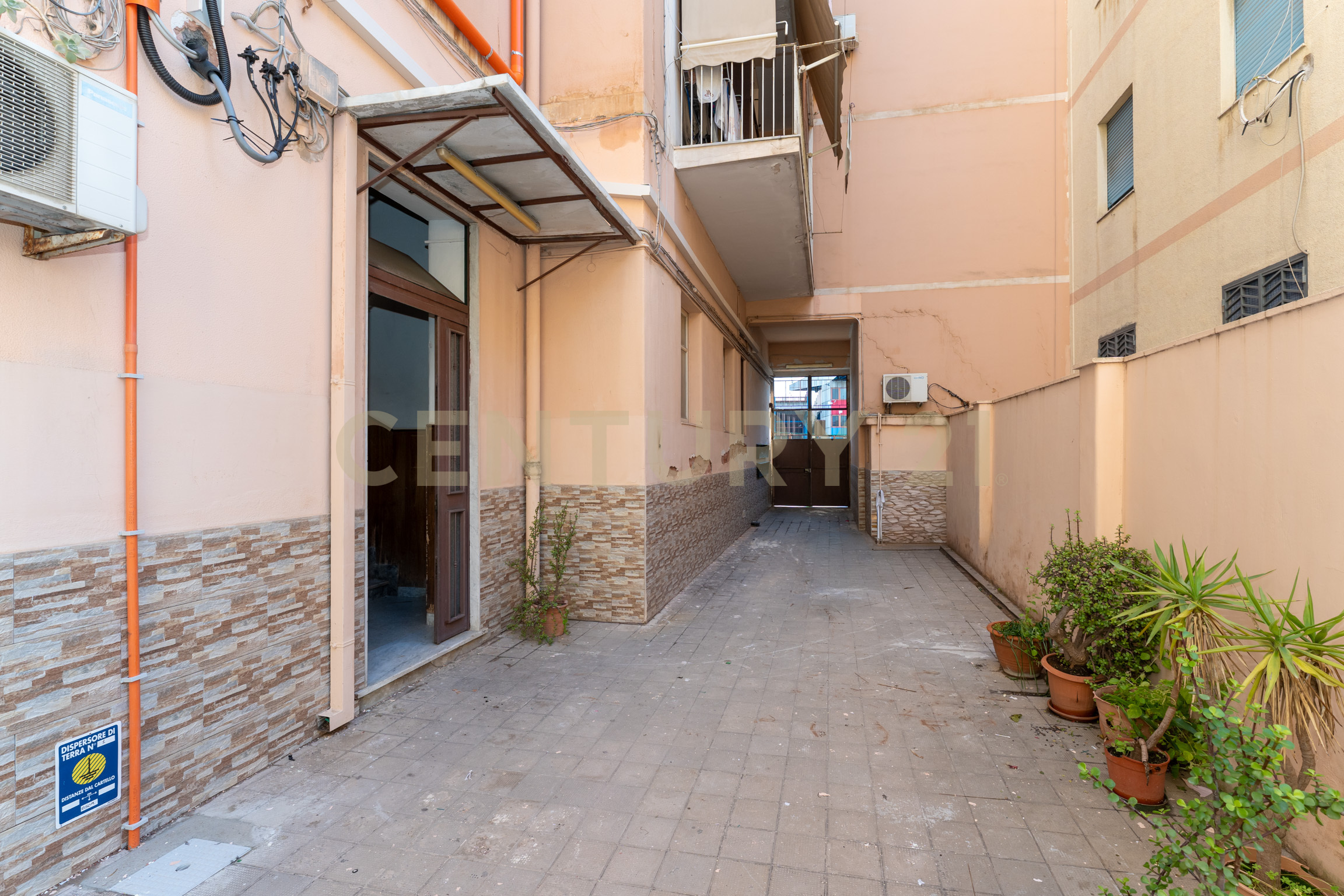 Appartamento da ristrutturare in piazza spedini 8, Catania