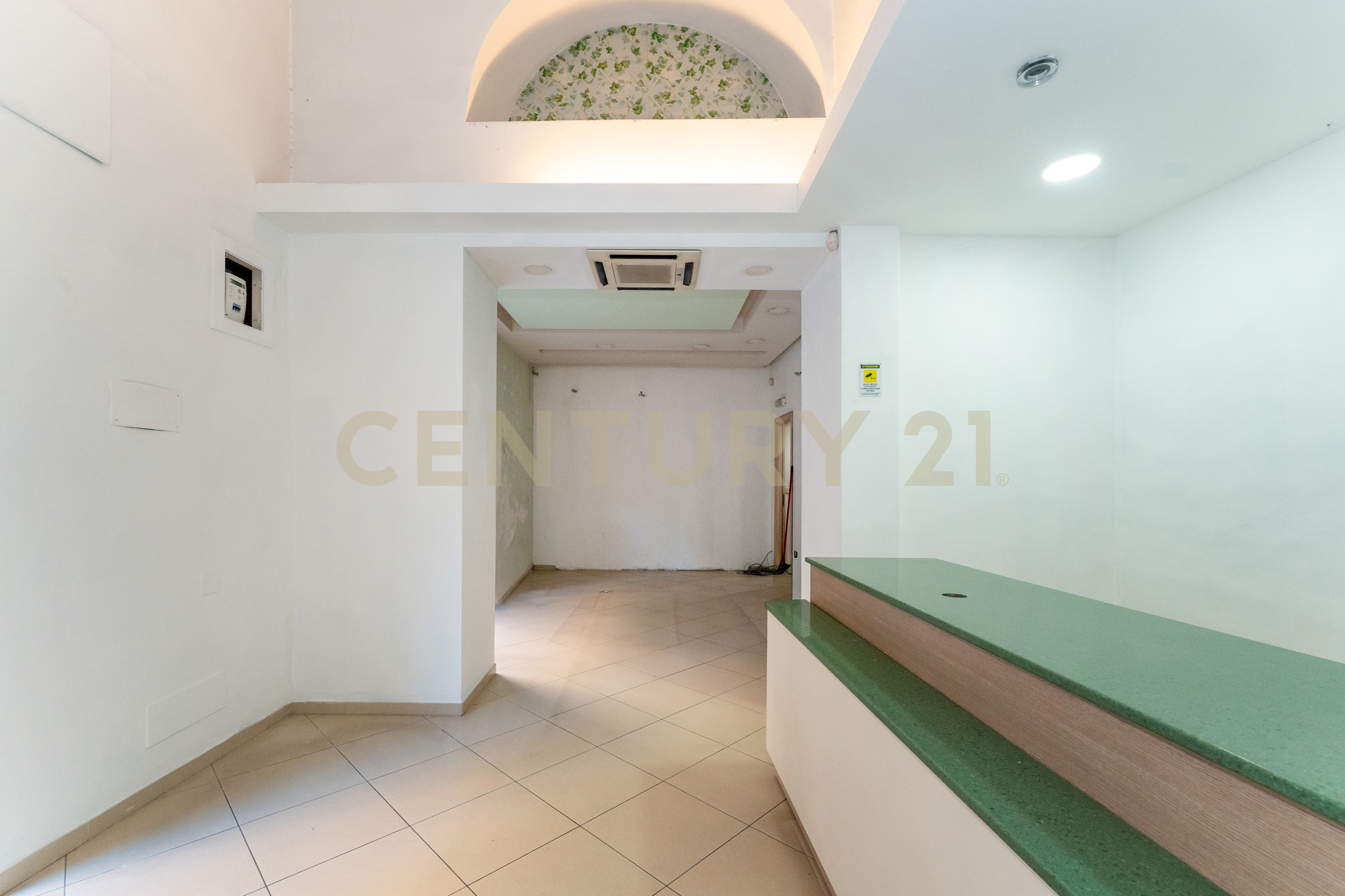 Locale commerciale in affitto in viale regina margherita 19, Catania