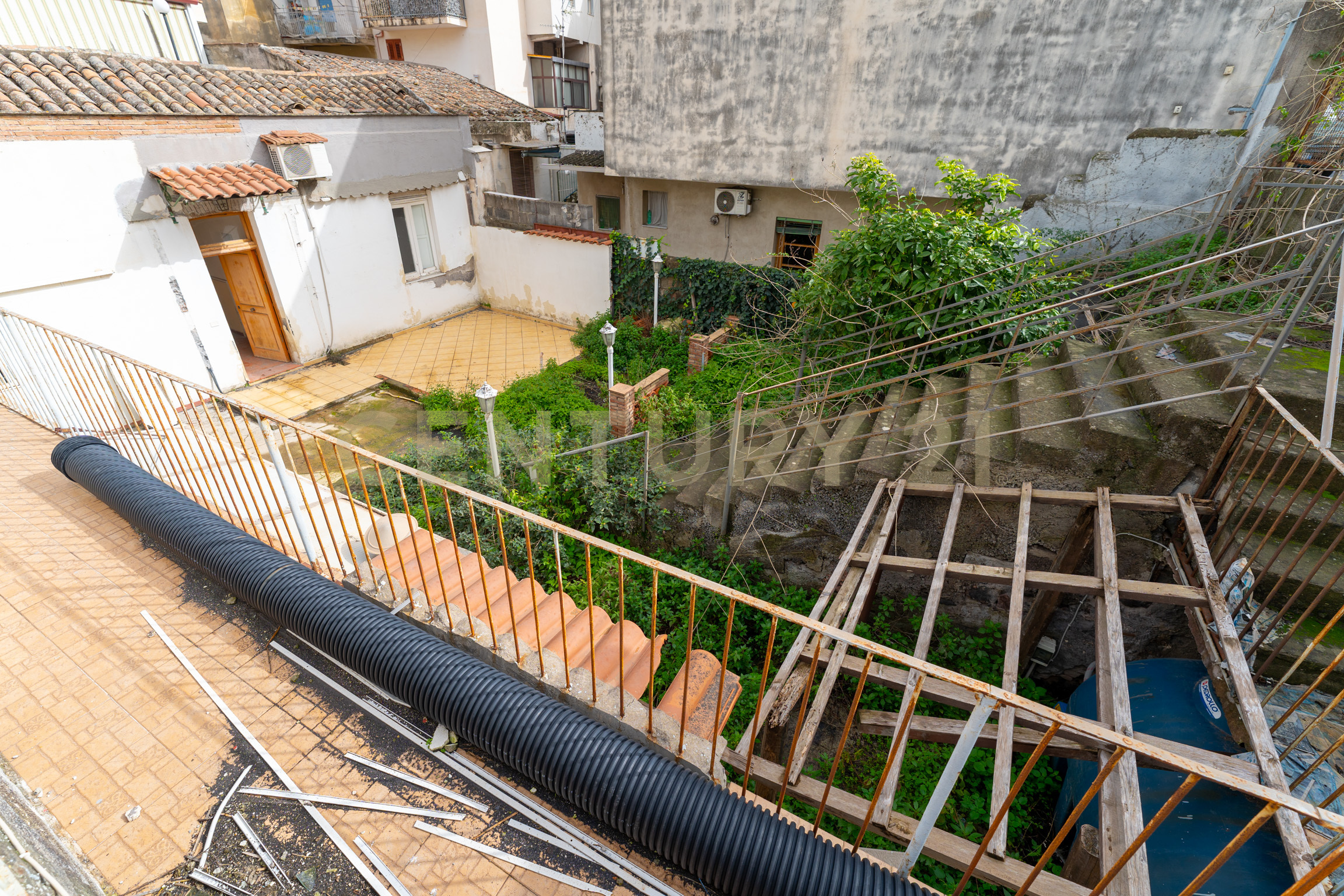 Casa indipendente con giardino in via velletri 16, Catania