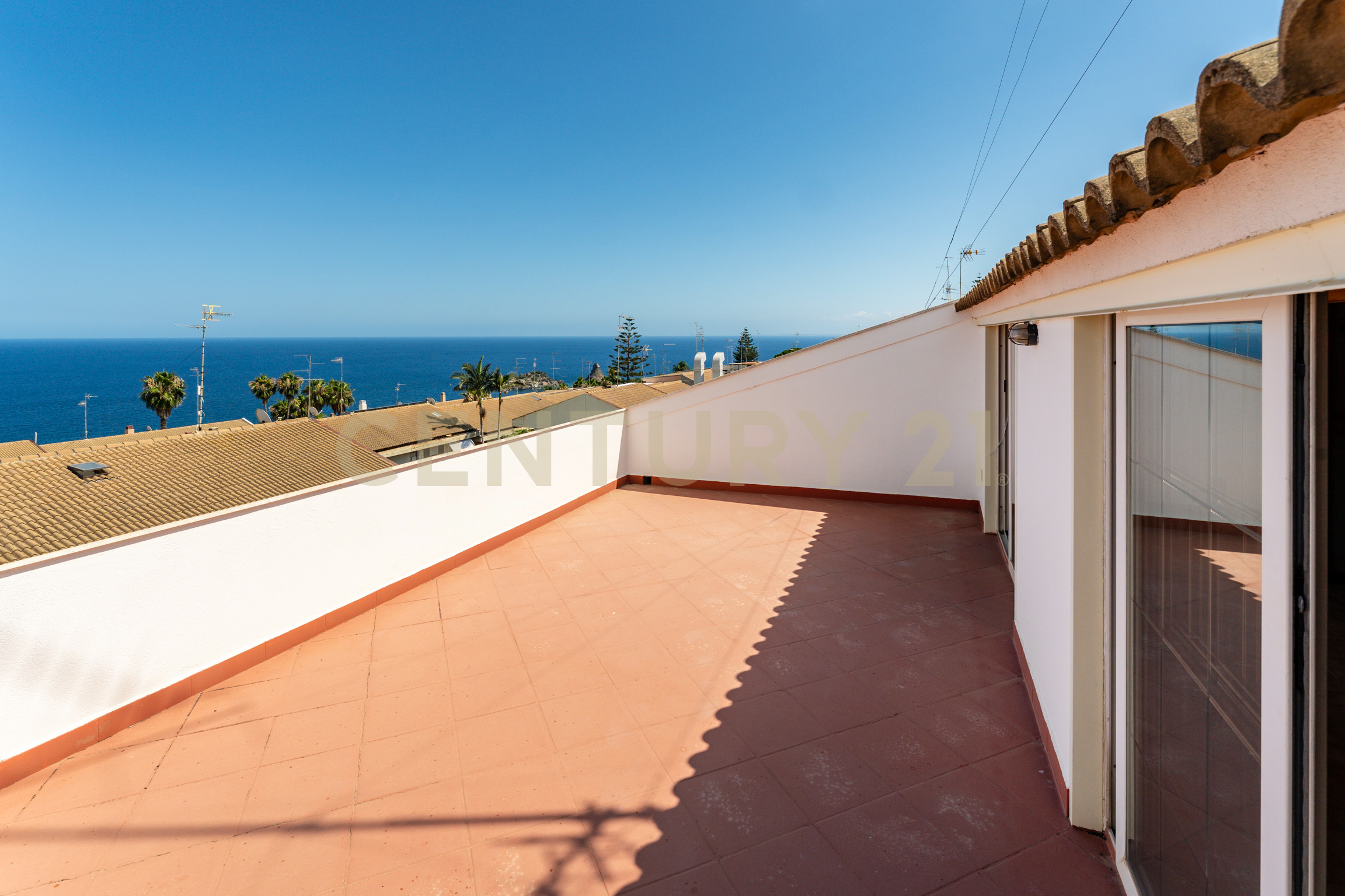 Casa indipendente con giardino in via vampolieri 34m, Aci Catena