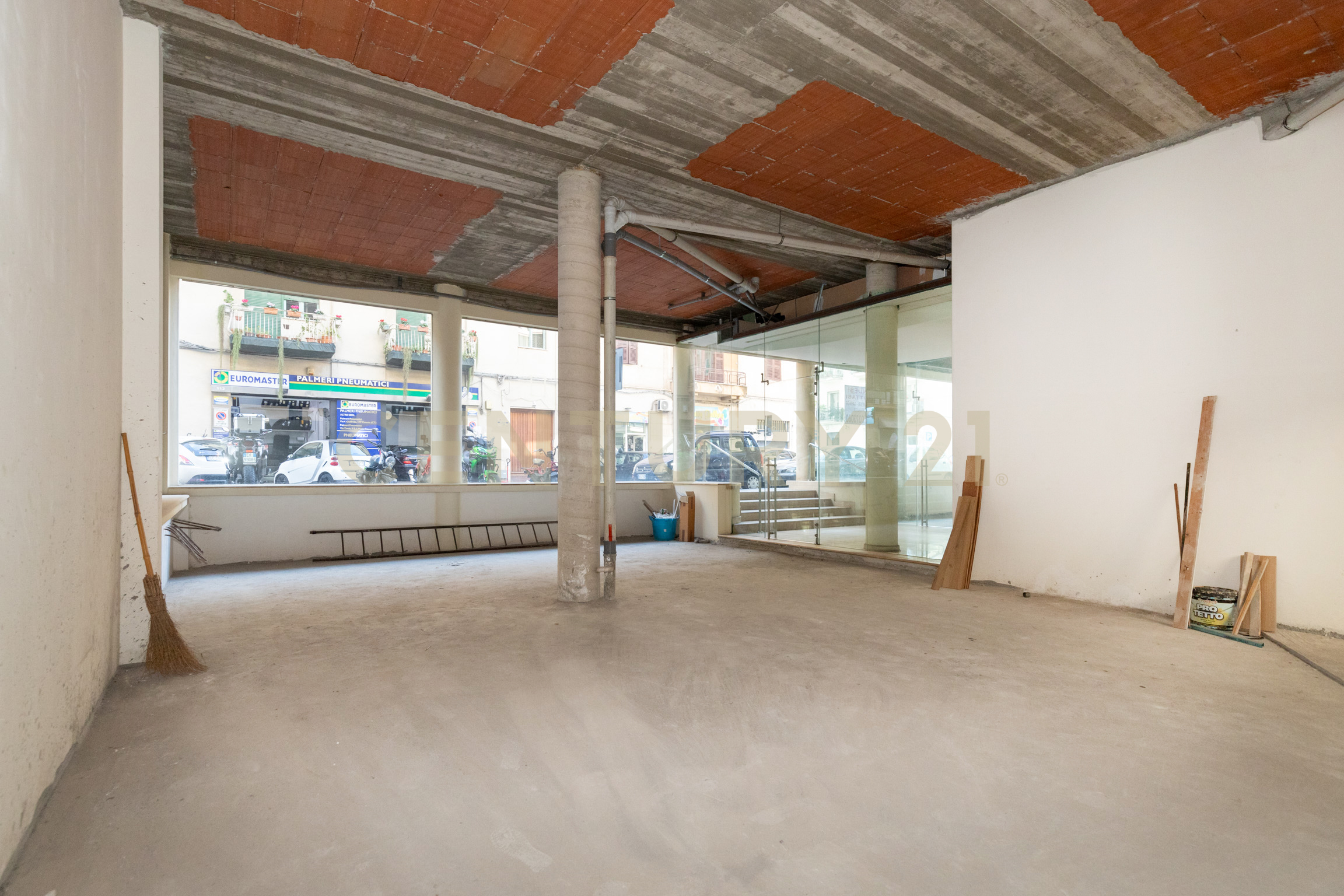 Locale commerciale nuova in via milano 85, Catania