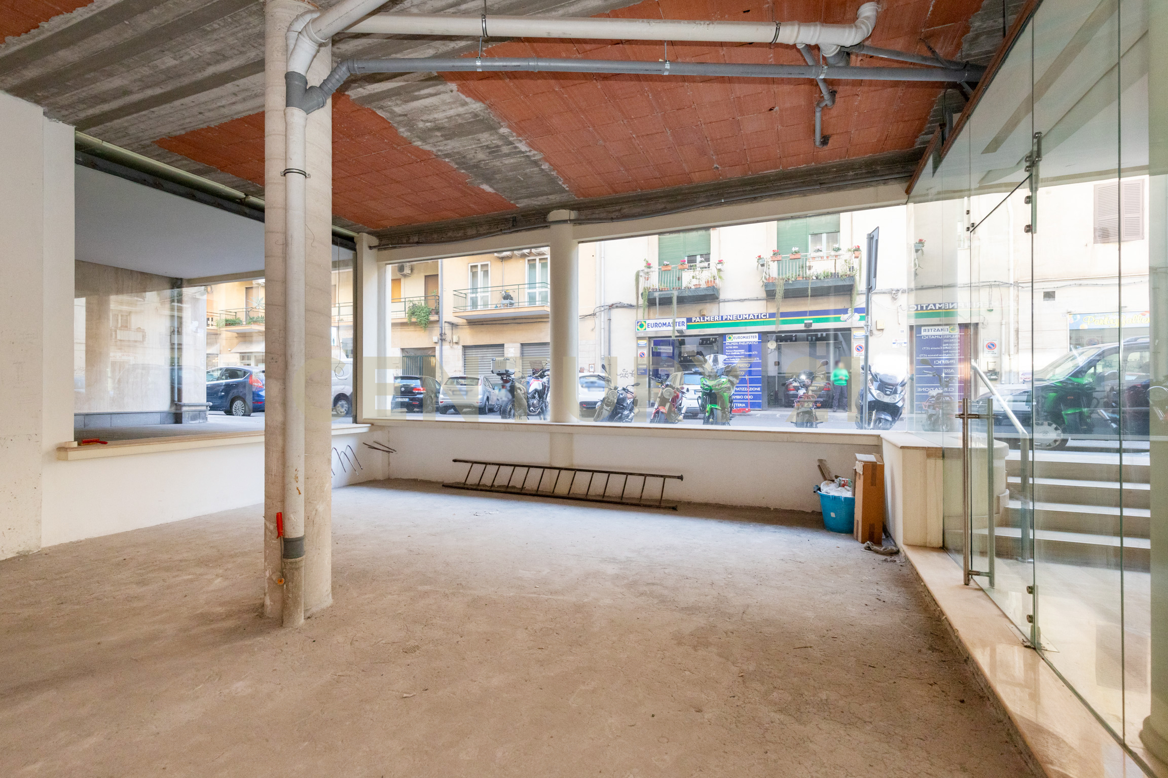 Locale commerciale nuova in via milano 85, Catania