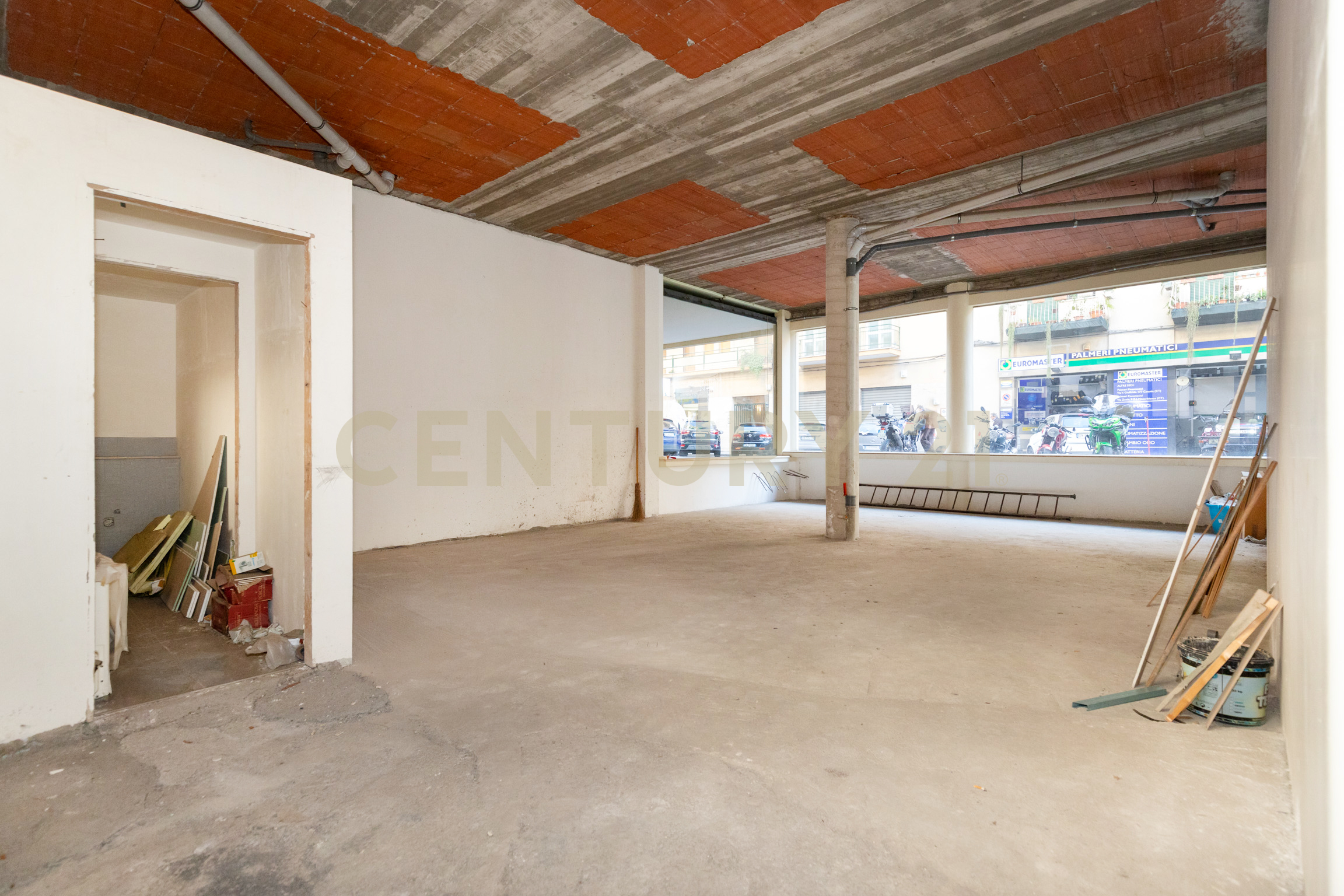 Locale commerciale nuova in via milano 85, Catania
