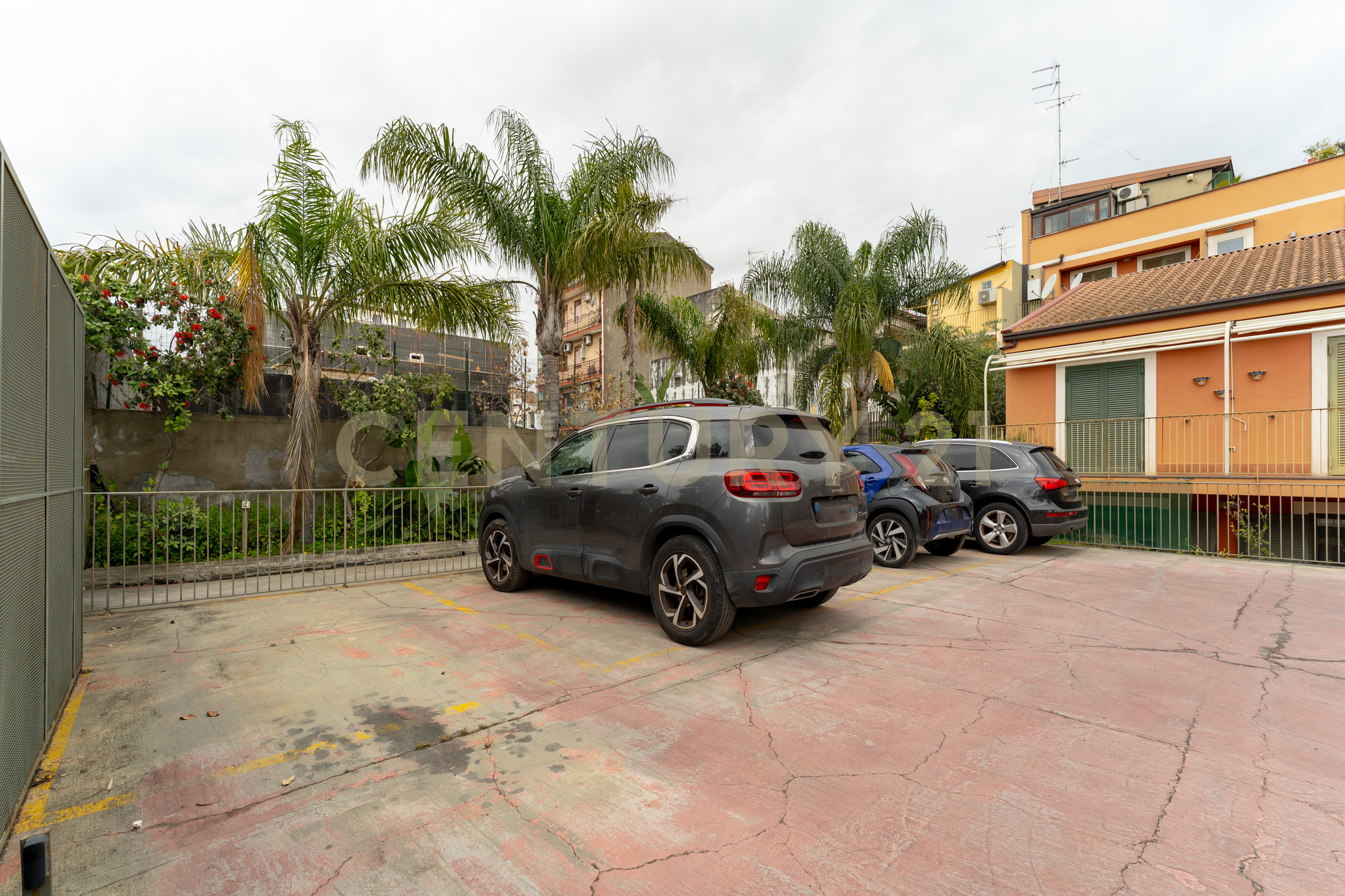 Attico con giardino in via maria gianni 85, Catania