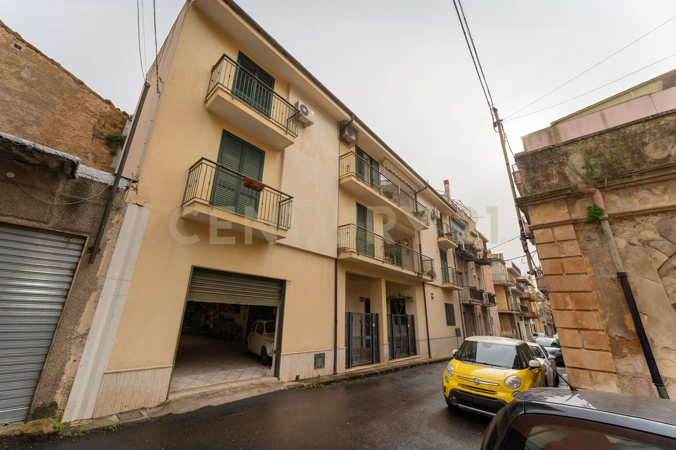 Trilocale con box doppio in via archimede sn, Carlentini