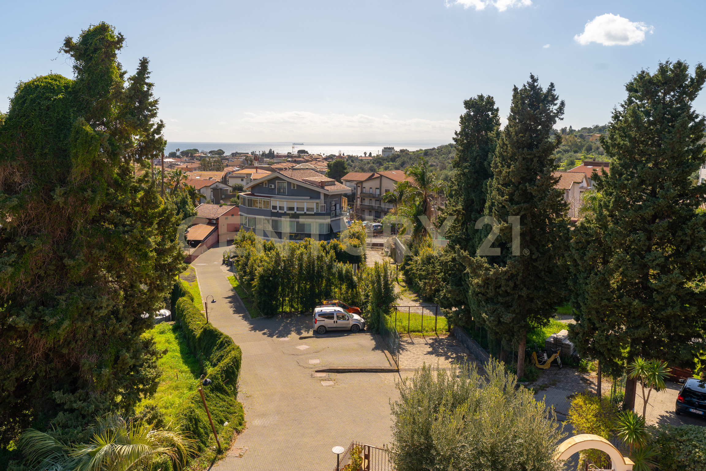 Appartamento con giardino in via stazione 12, Aci Castello