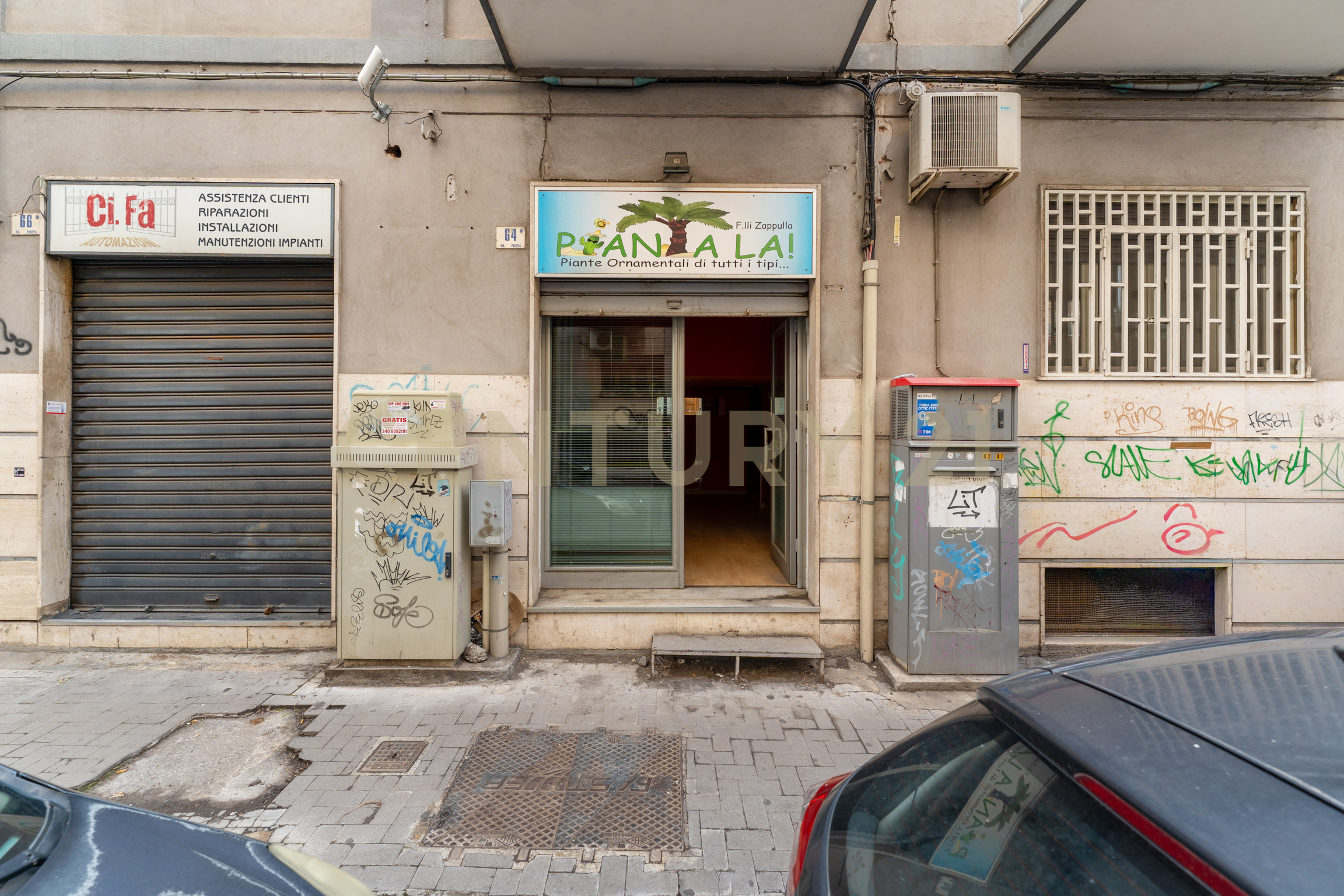 Locale commerciale in vendita in via padova 64, Catania