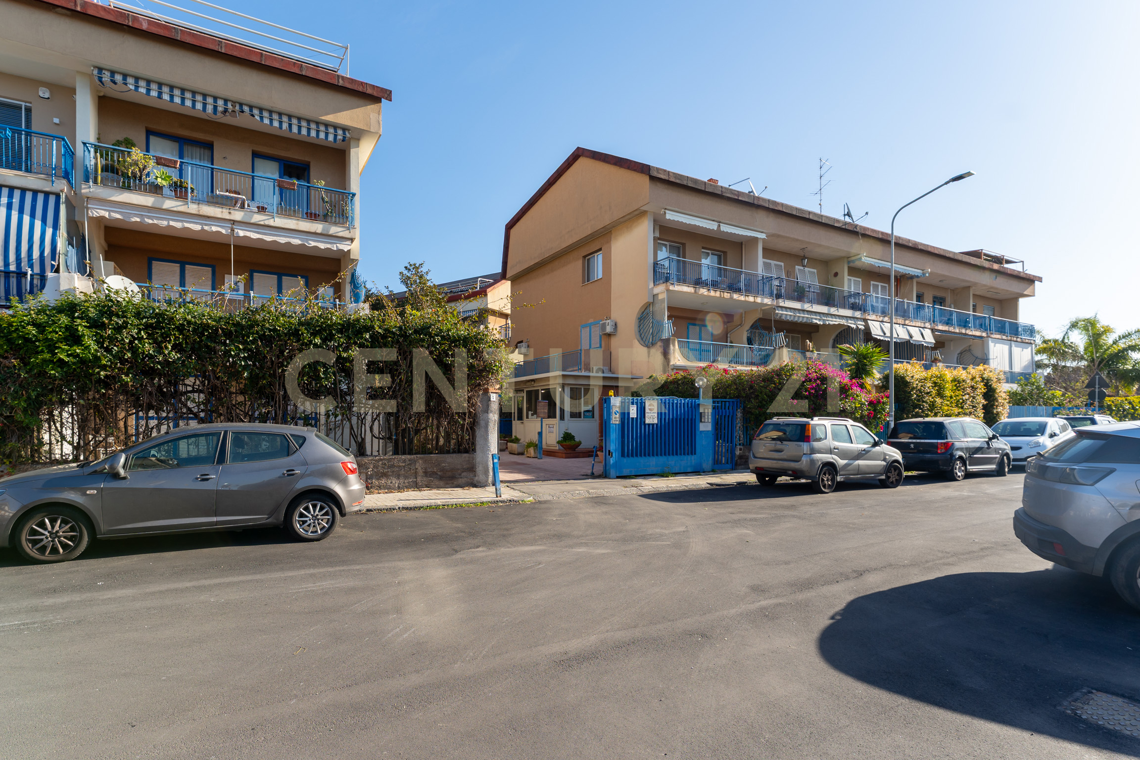 Casa indipendente con box in via g. leopardi 1, Sant'Agata Li Battiati
