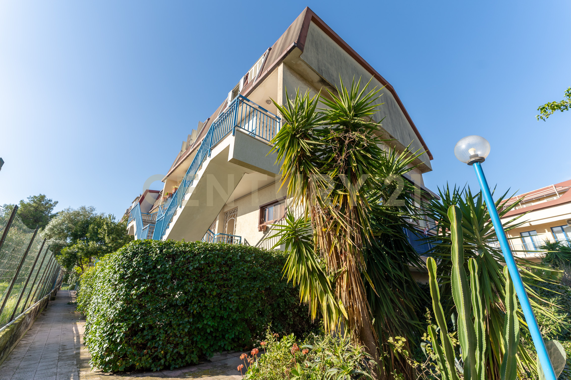 Casa indipendente con box in via g. leopardi 1, Sant'Agata Li Battiati