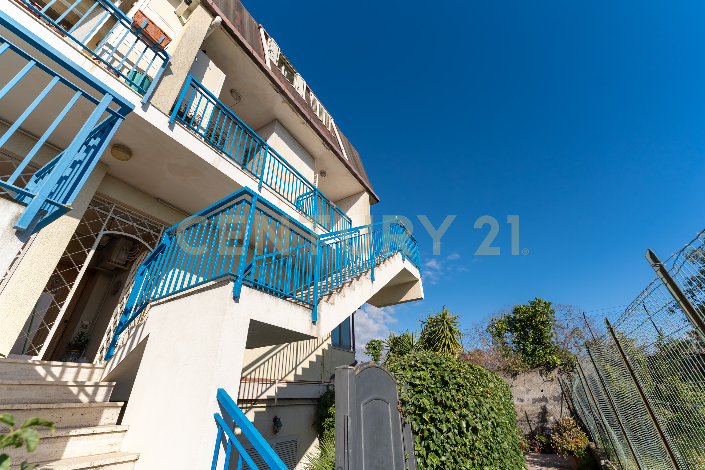 Casa indipendente con box in via g. leopardi 1, Sant'Agata Li Battiati