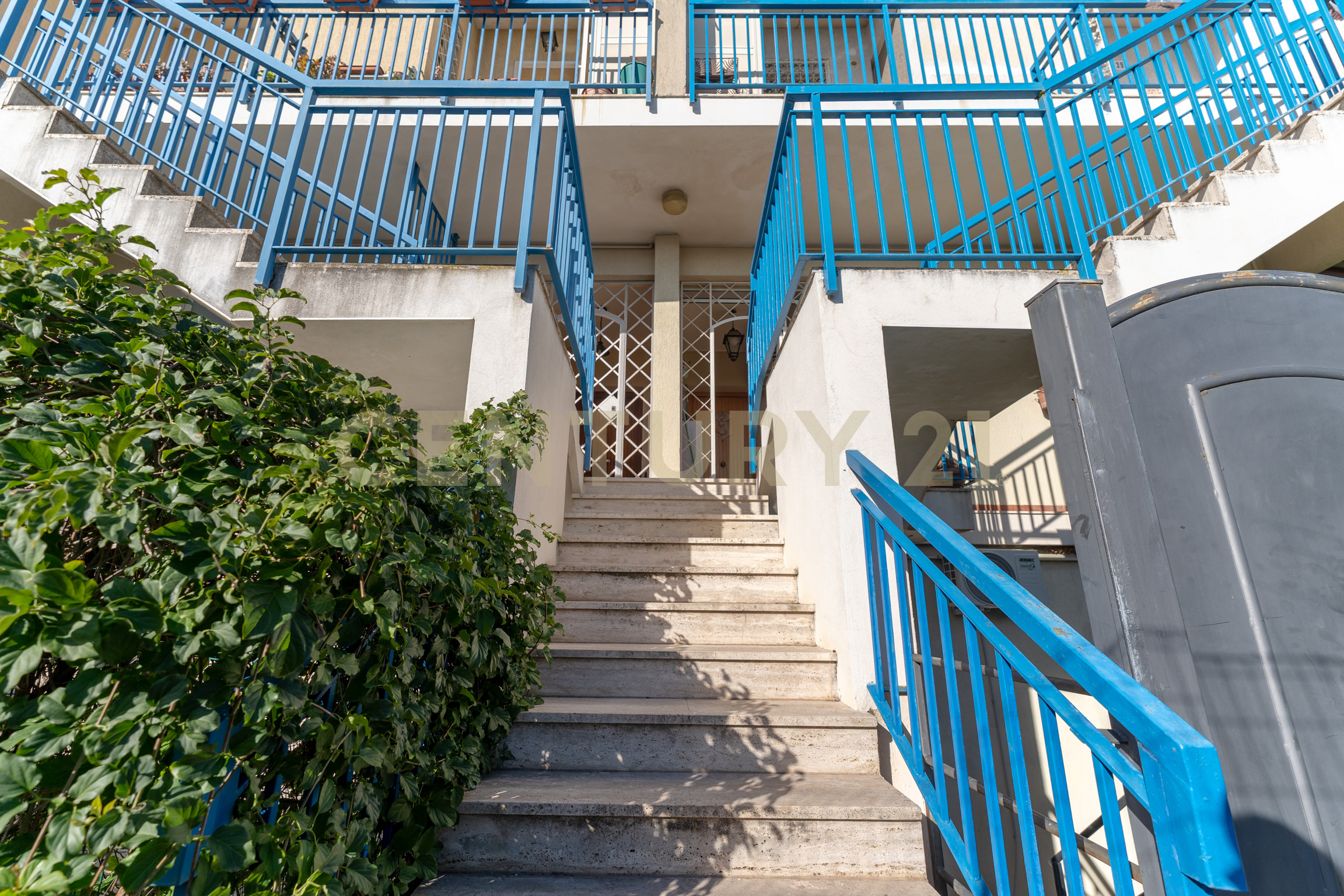 Casa indipendente con box in via g. leopardi 1, Sant'Agata Li Battiati