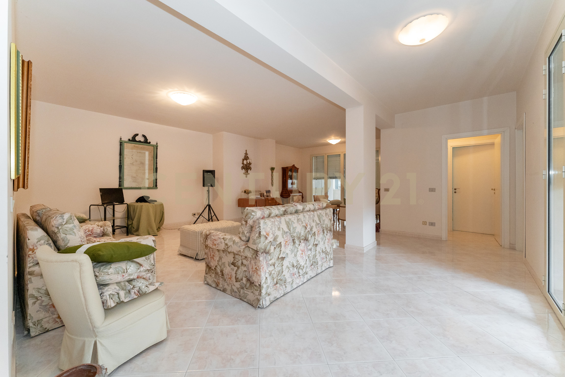 Appartamento con terrazzi in via archimede sn, Carlentini