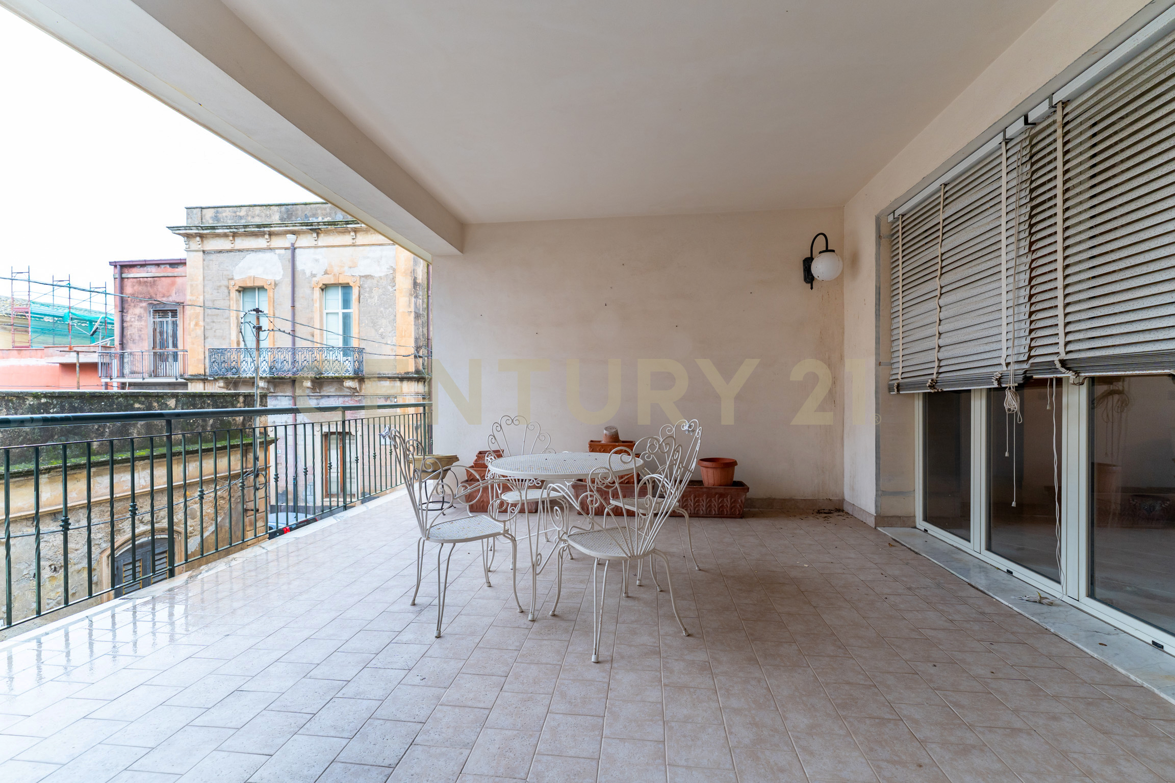 Appartamento con terrazzi in via archimede sn, Carlentini