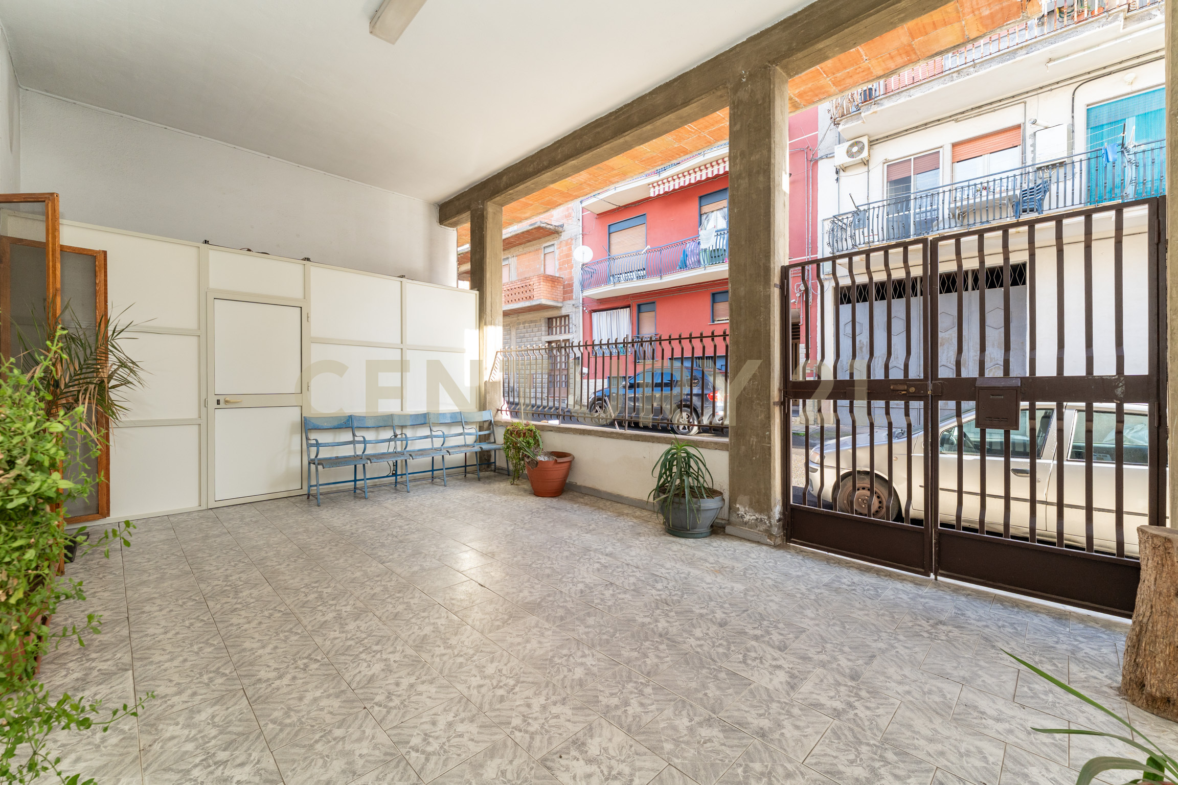 Quadrilocale con terrazzo in via p. gobetti 8, Adrano