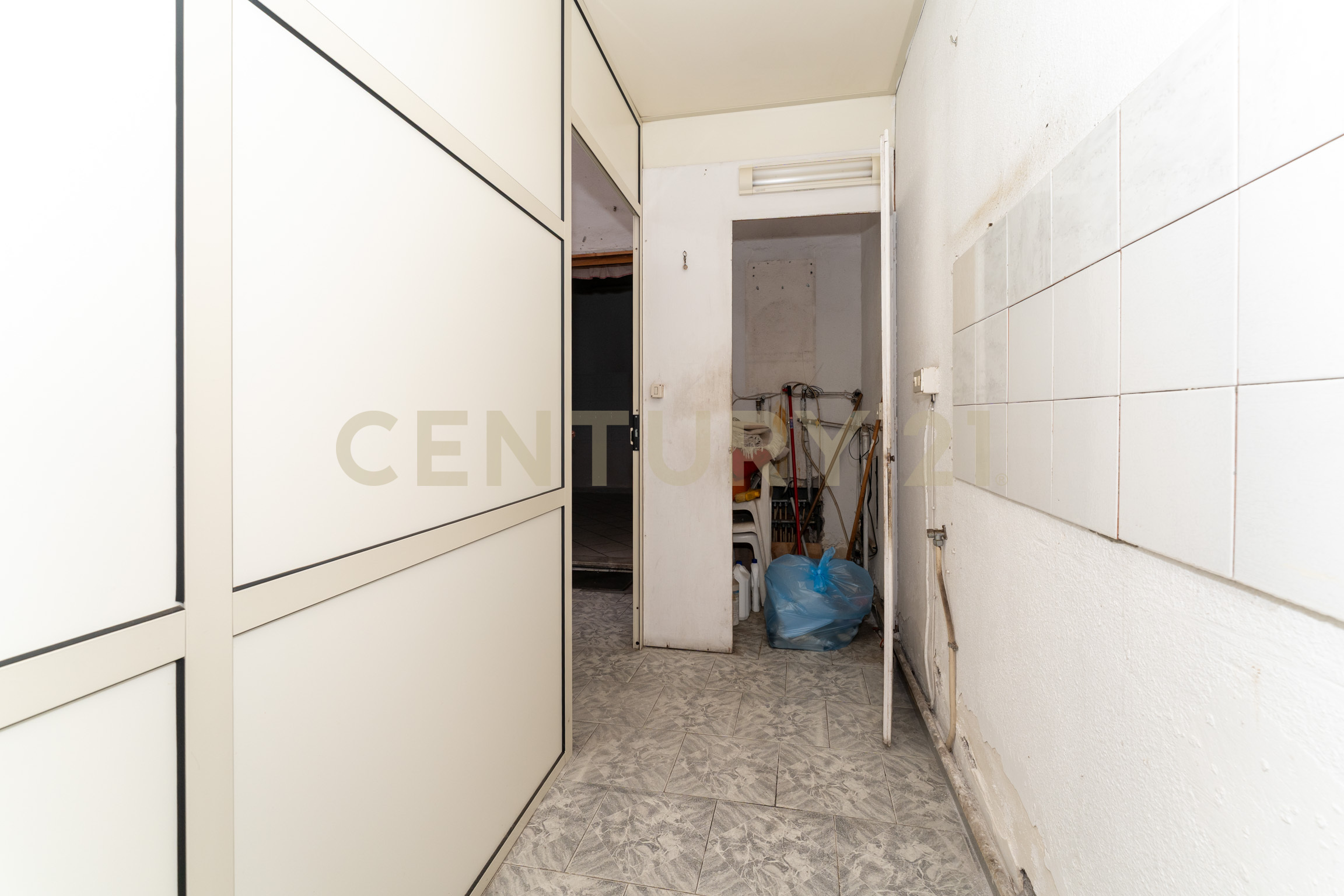 Quadrilocale con terrazzo in via p. gobetti 8, Adrano