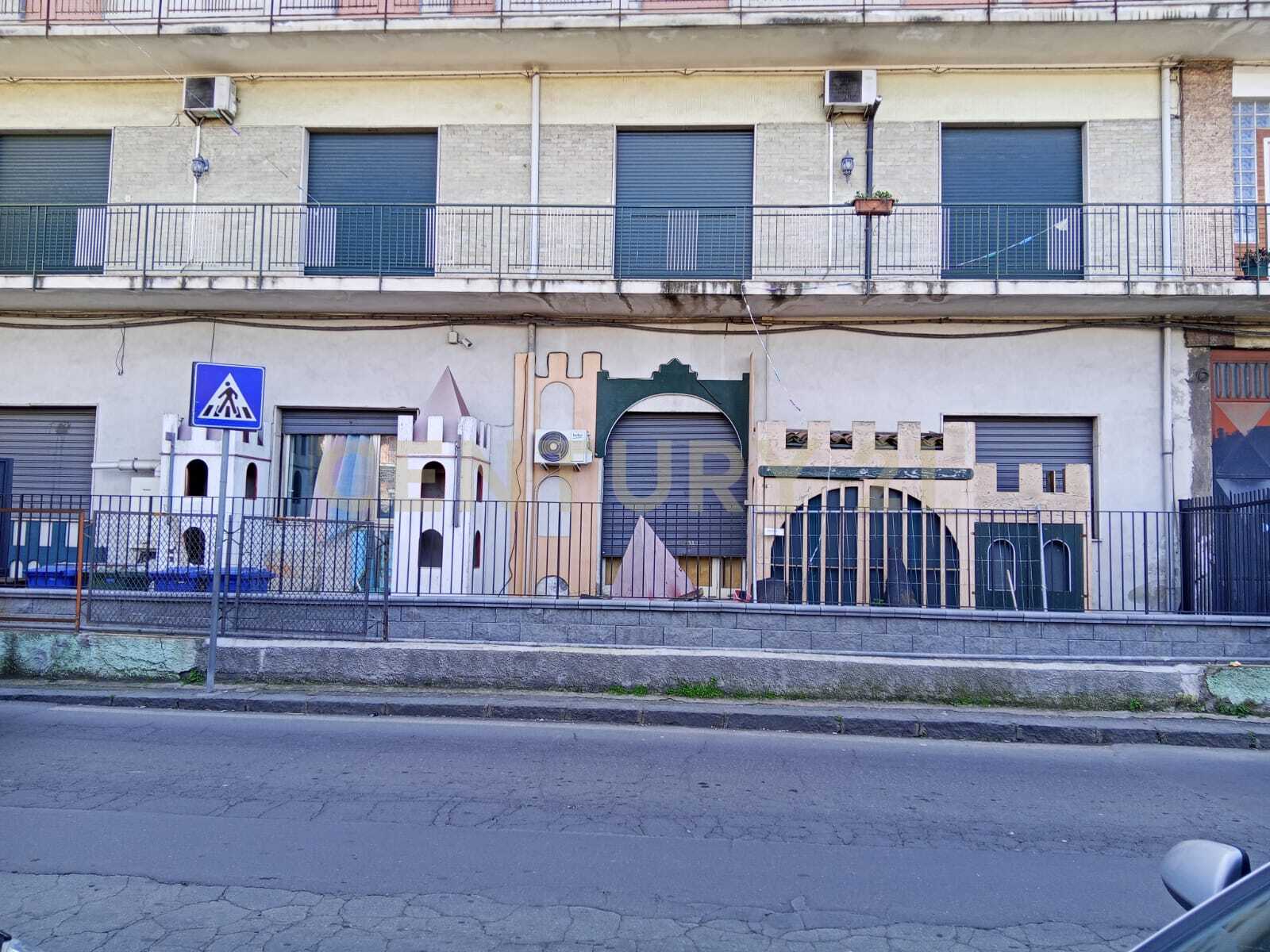 Ufficio con terrazzi in via nazionale 51, Camporotondo Etneo