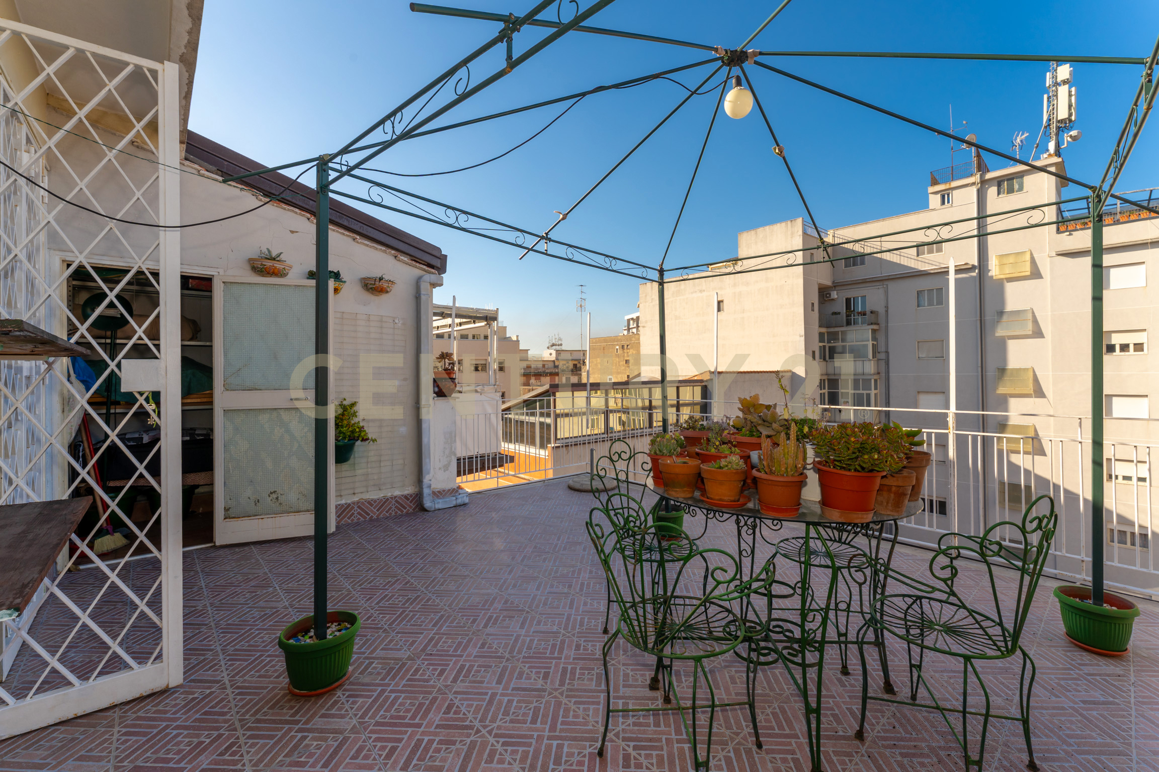 Attico con terrazzo in via gargano 31, Catania