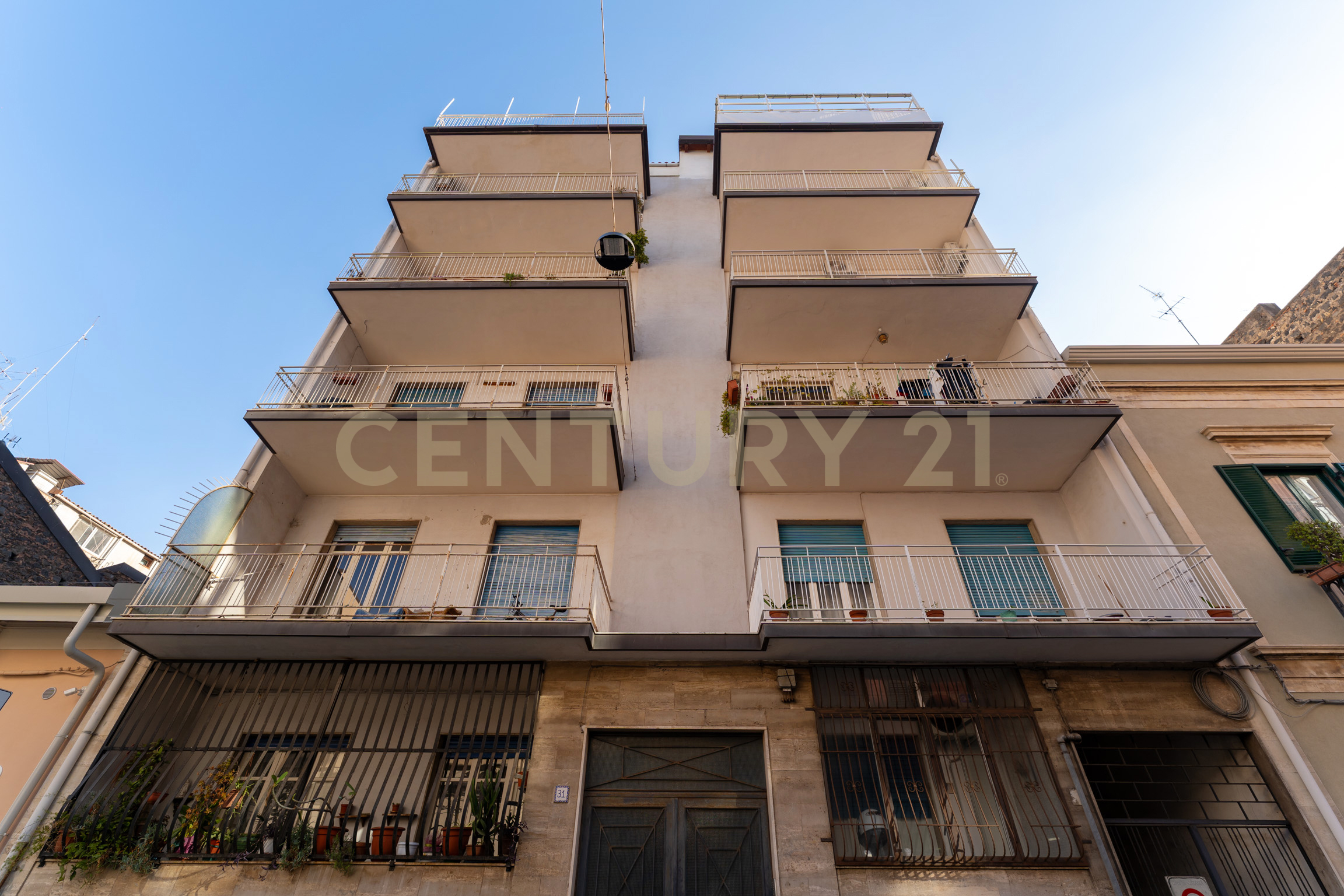 Attico con terrazzo in via gargano 31, Catania