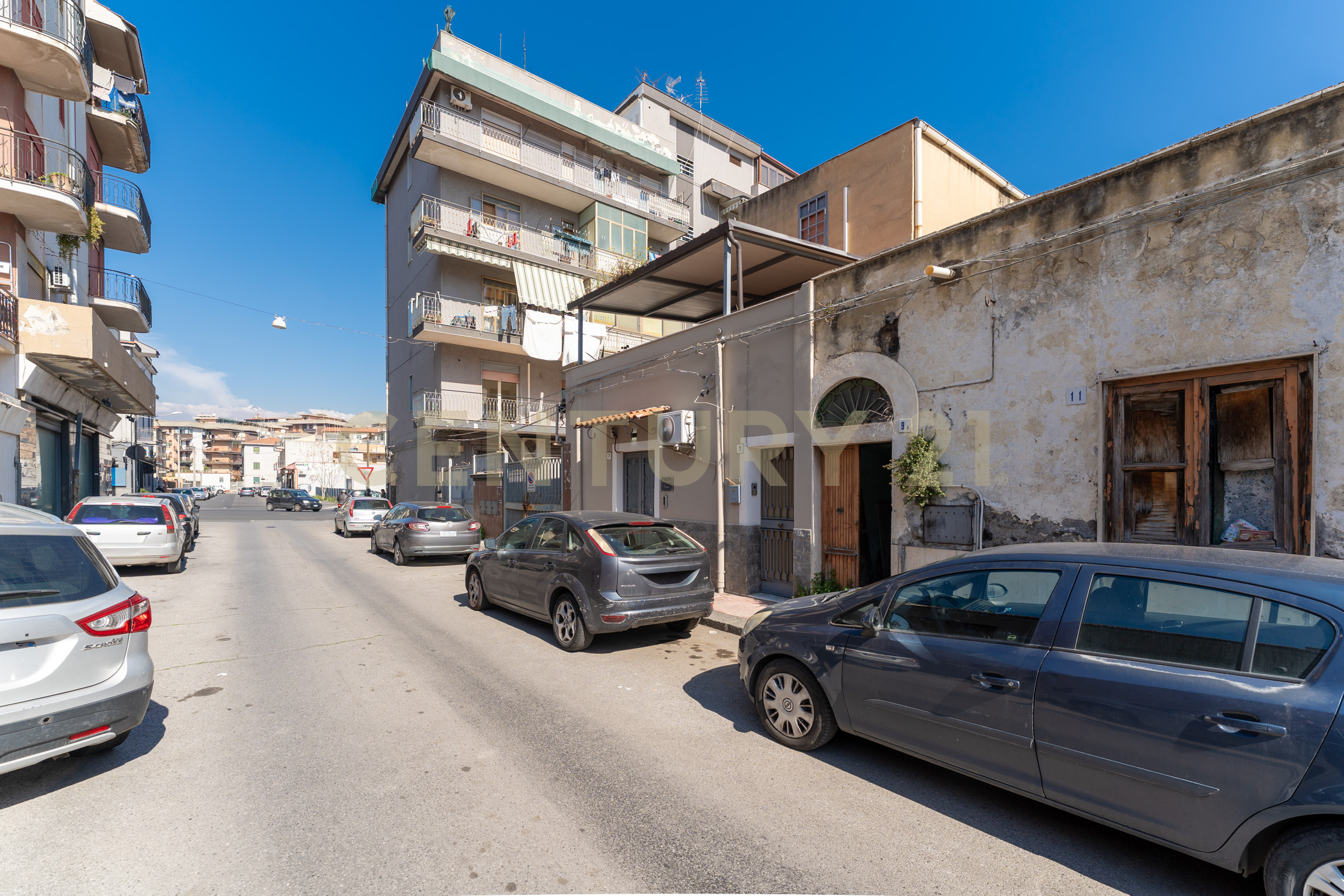 Casa indipendente con giardino in via galileo ferraris 9, Catania